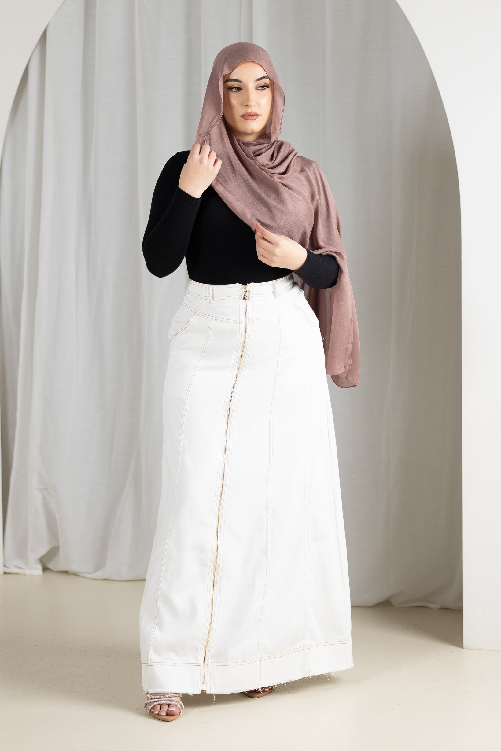 M8128White-skirt