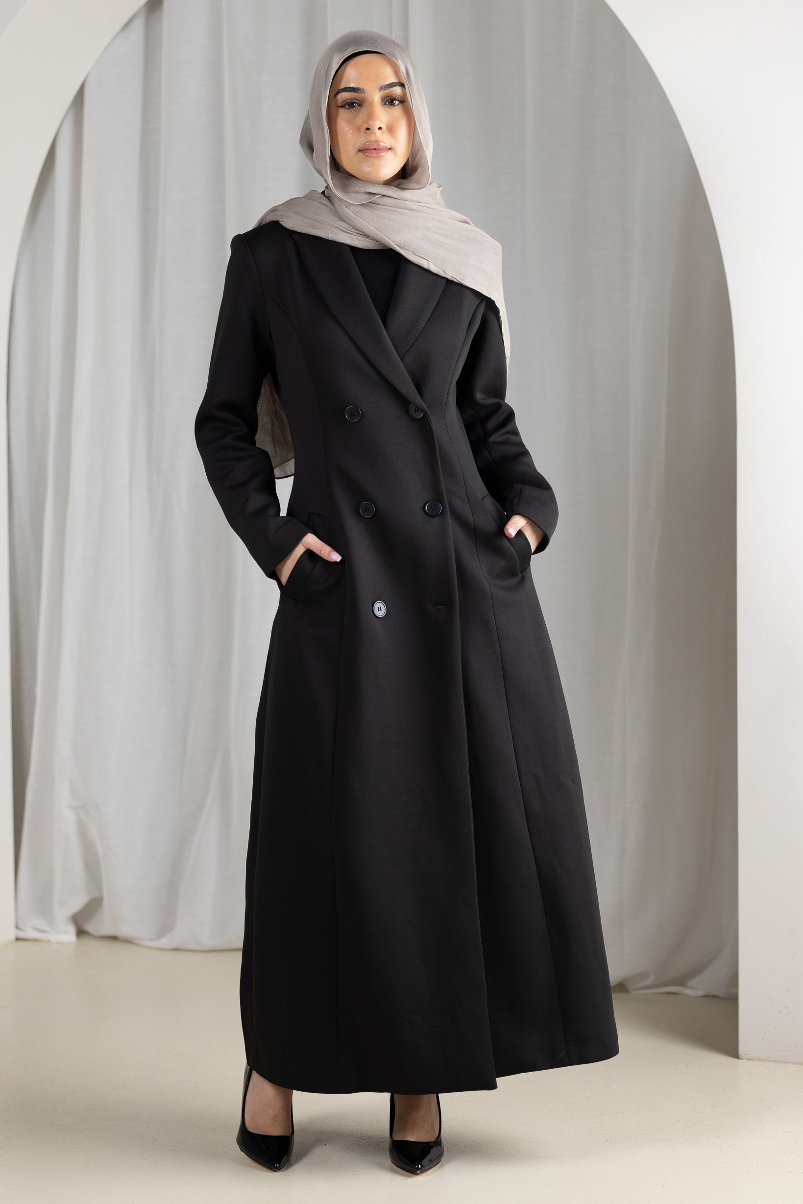 M8271Black-trench