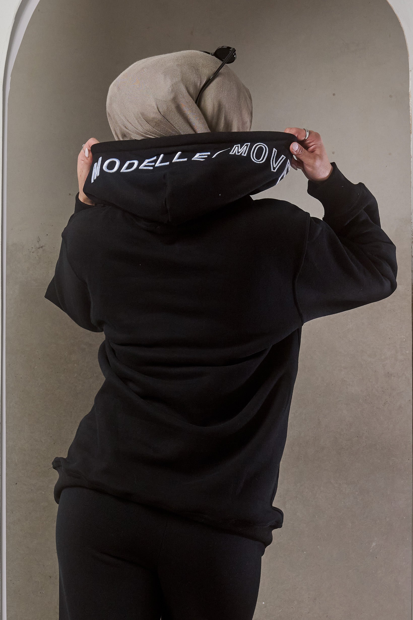 Modelle/Move Logo Hooded Top