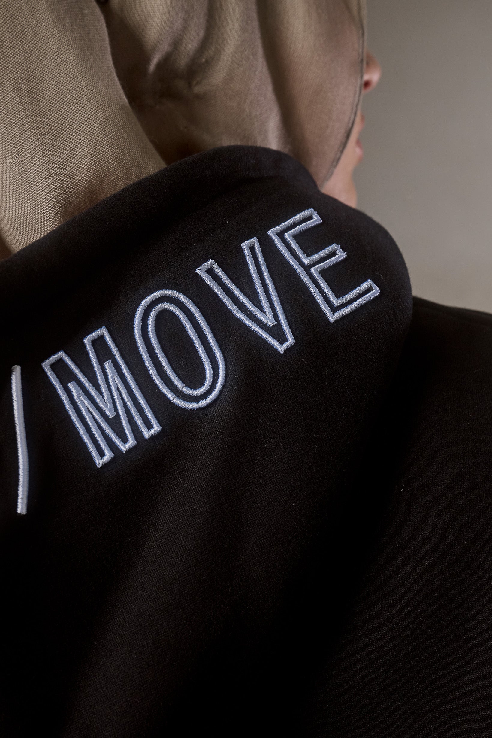 Modelle/Move Logo Hooded Top