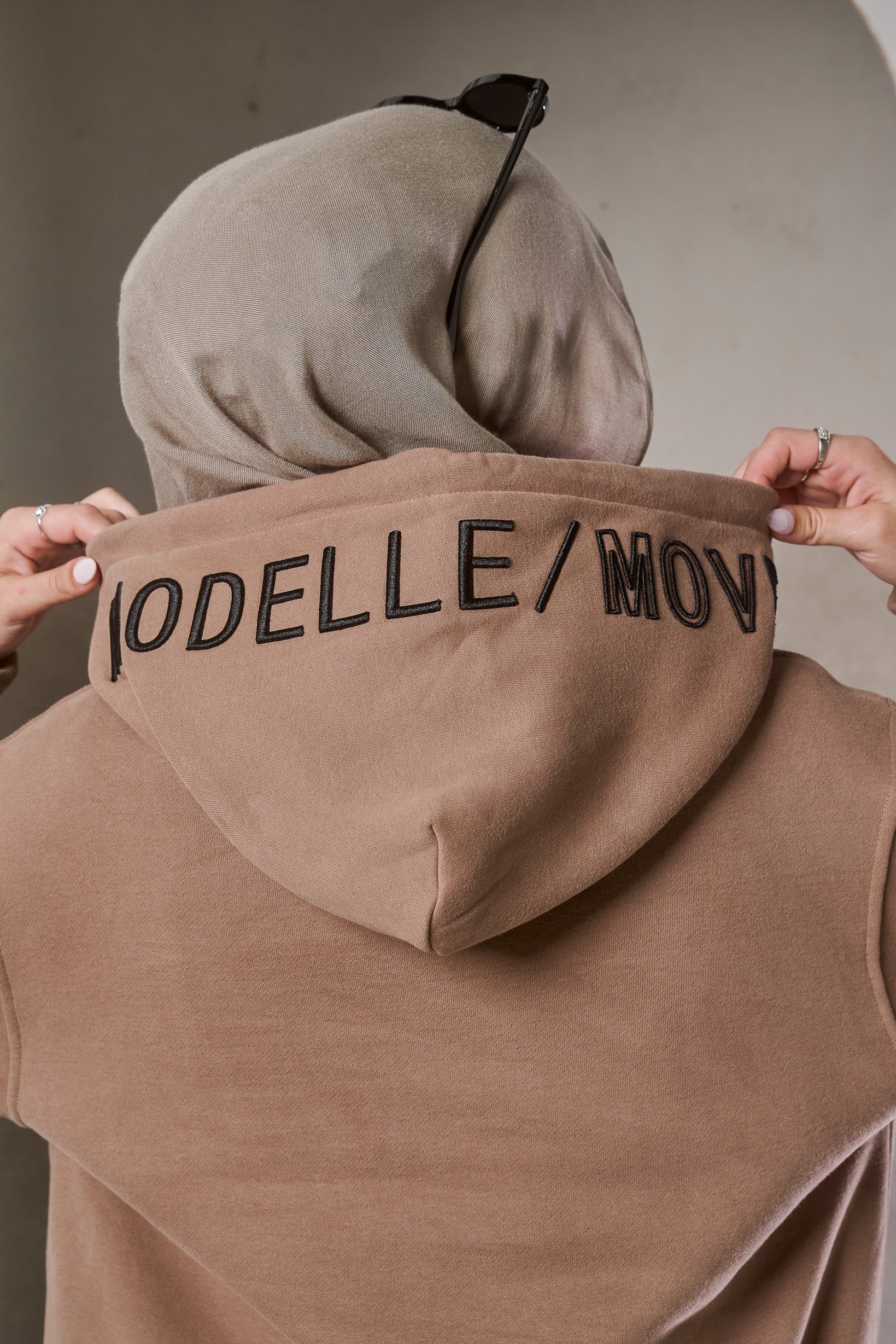 Modelle/Move Logo Hooded Top