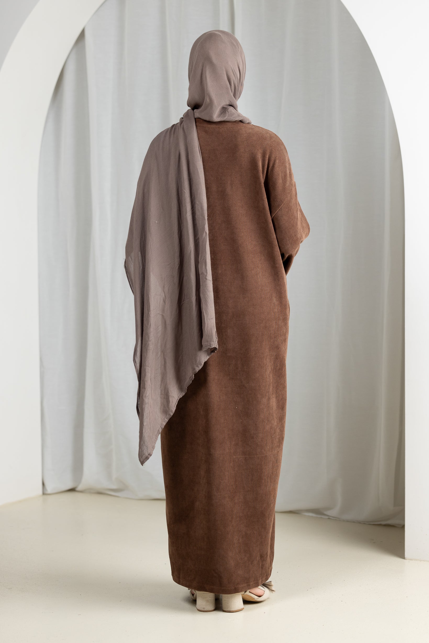 M8625Chocolate-dress-abaya