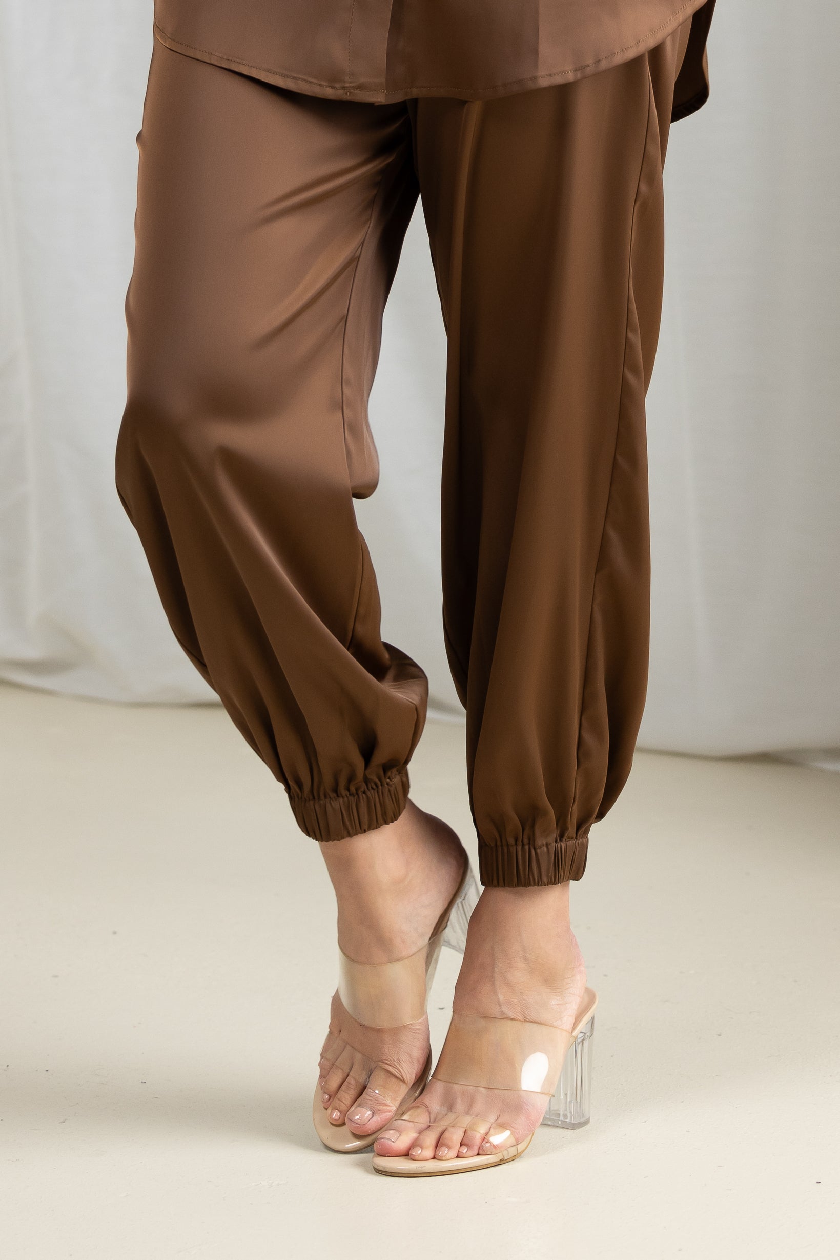 M8882Chocolate-pants