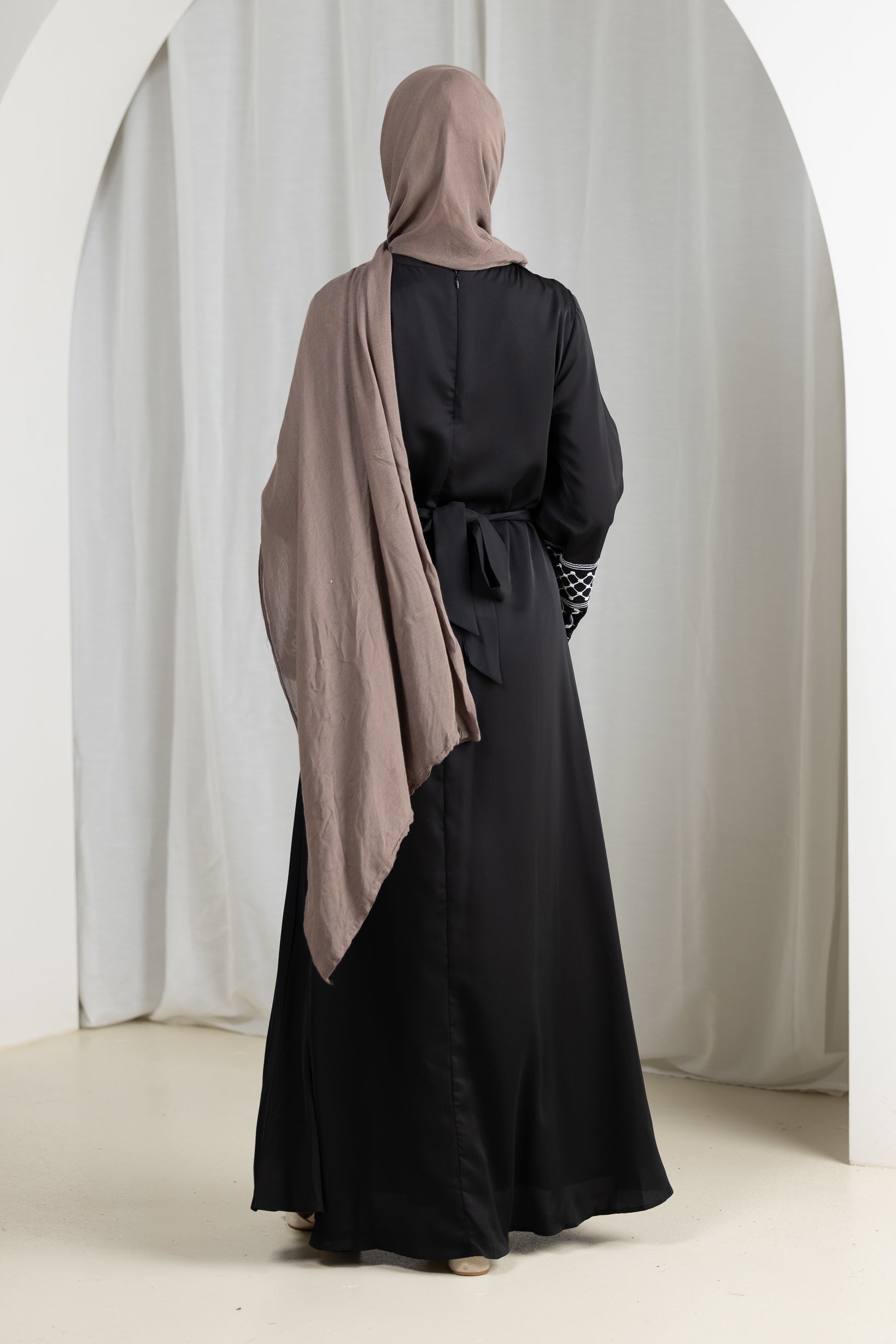 M8936Black-dress-abaya