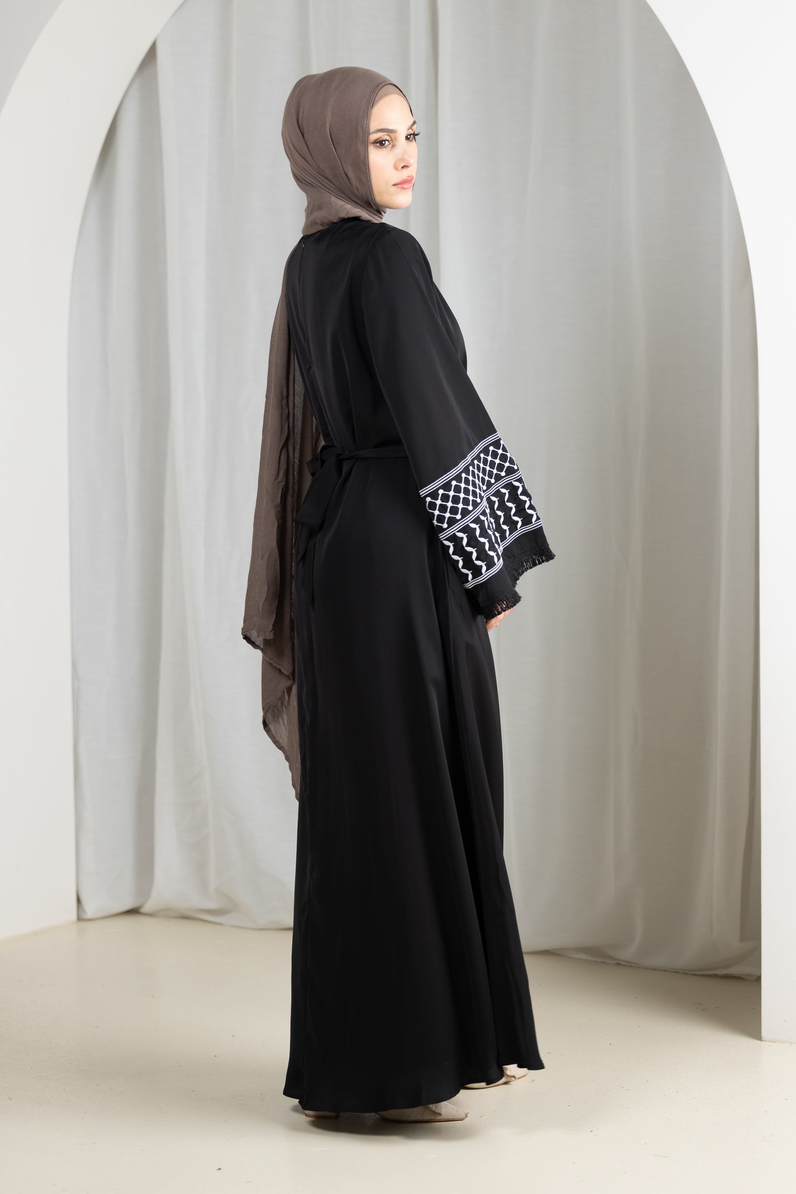 M8936Black-dress-abaya