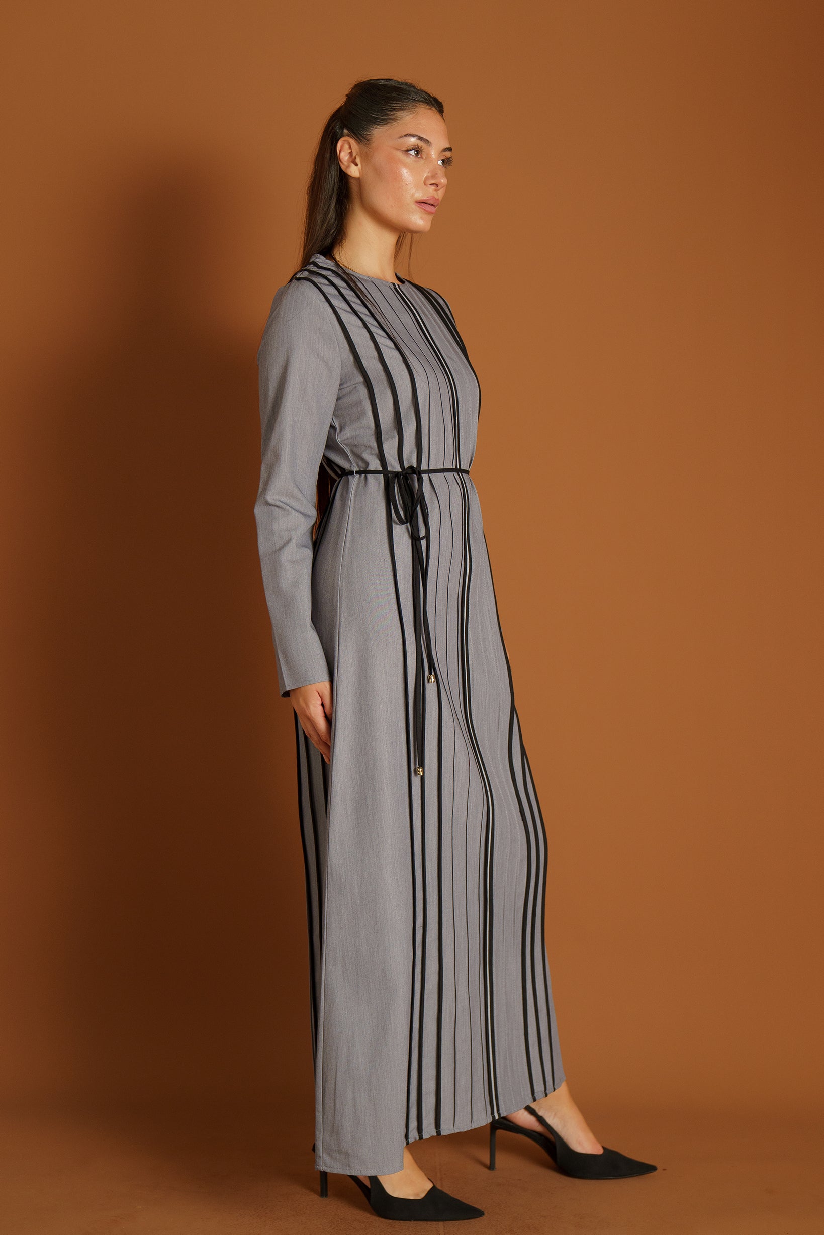 Runway Piping Abaya