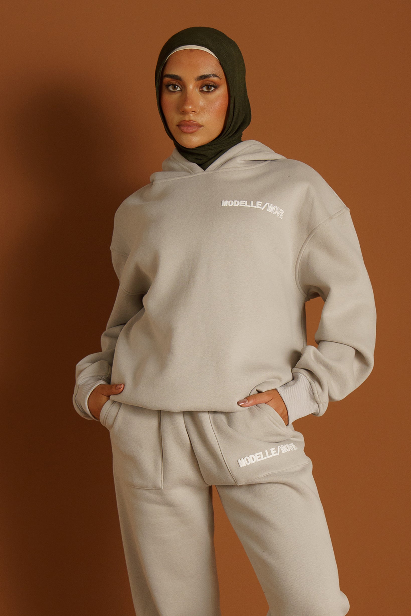 Modelle/Move Lounge Wear Hoody