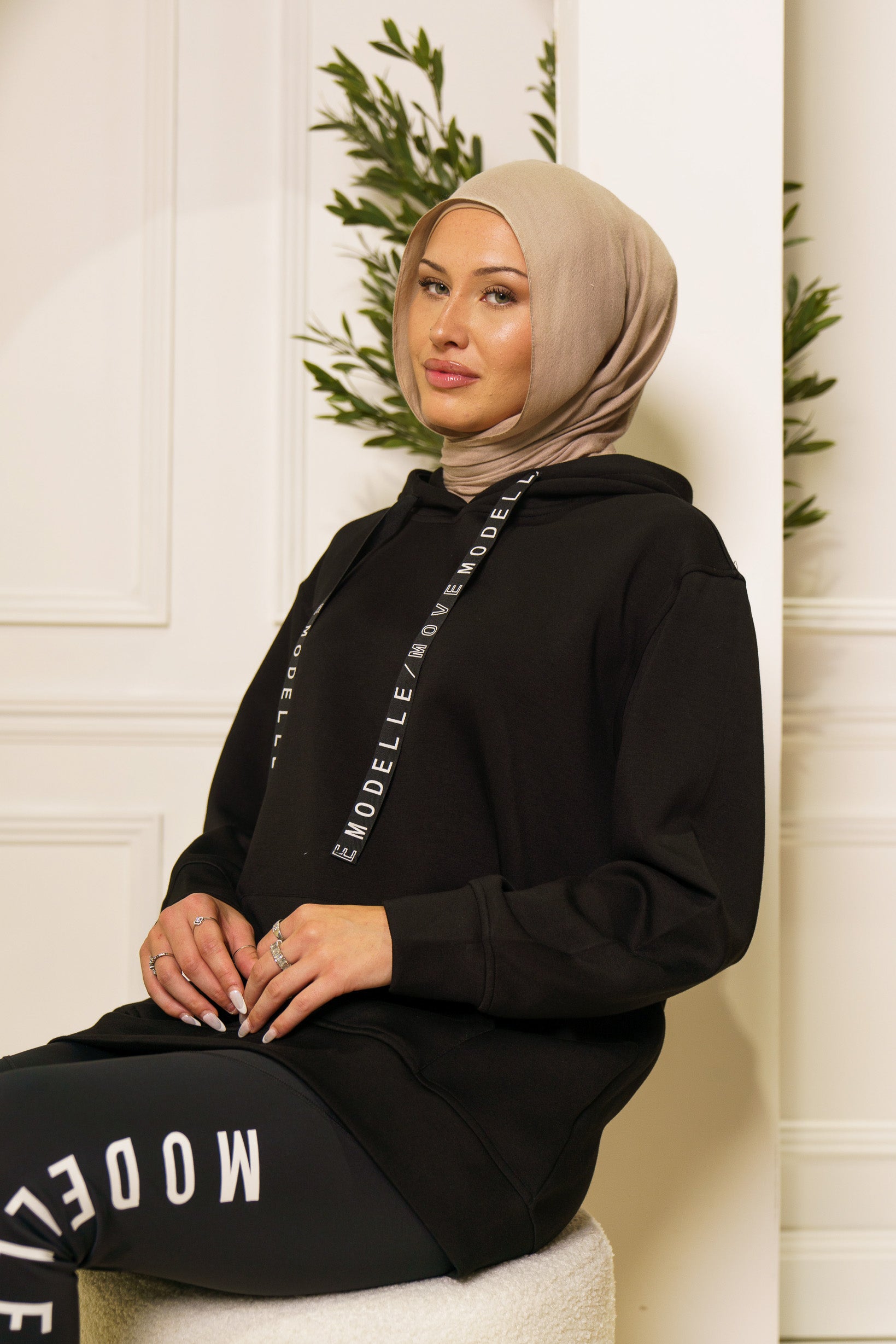 Modelle/Move Logo Drawstring Hoody