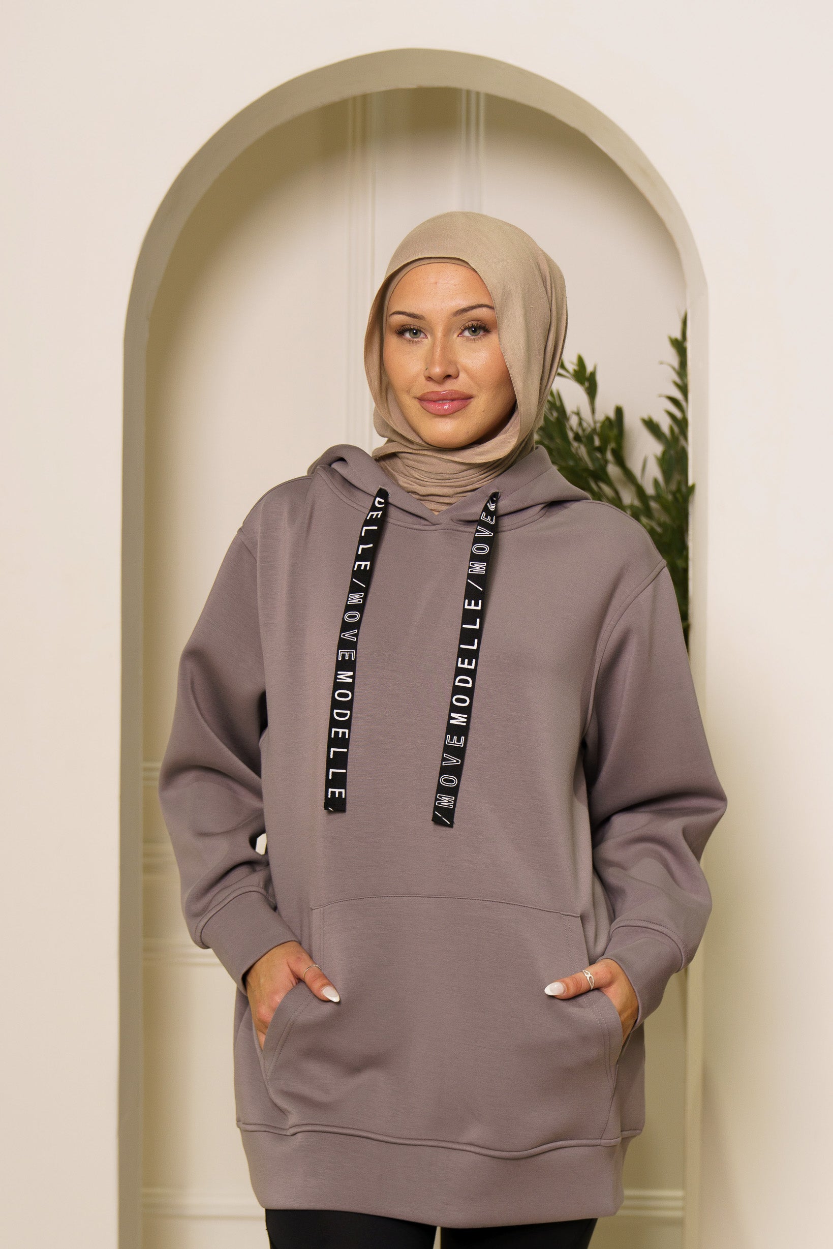 Modelle/Move Logo Drawstring Hoody