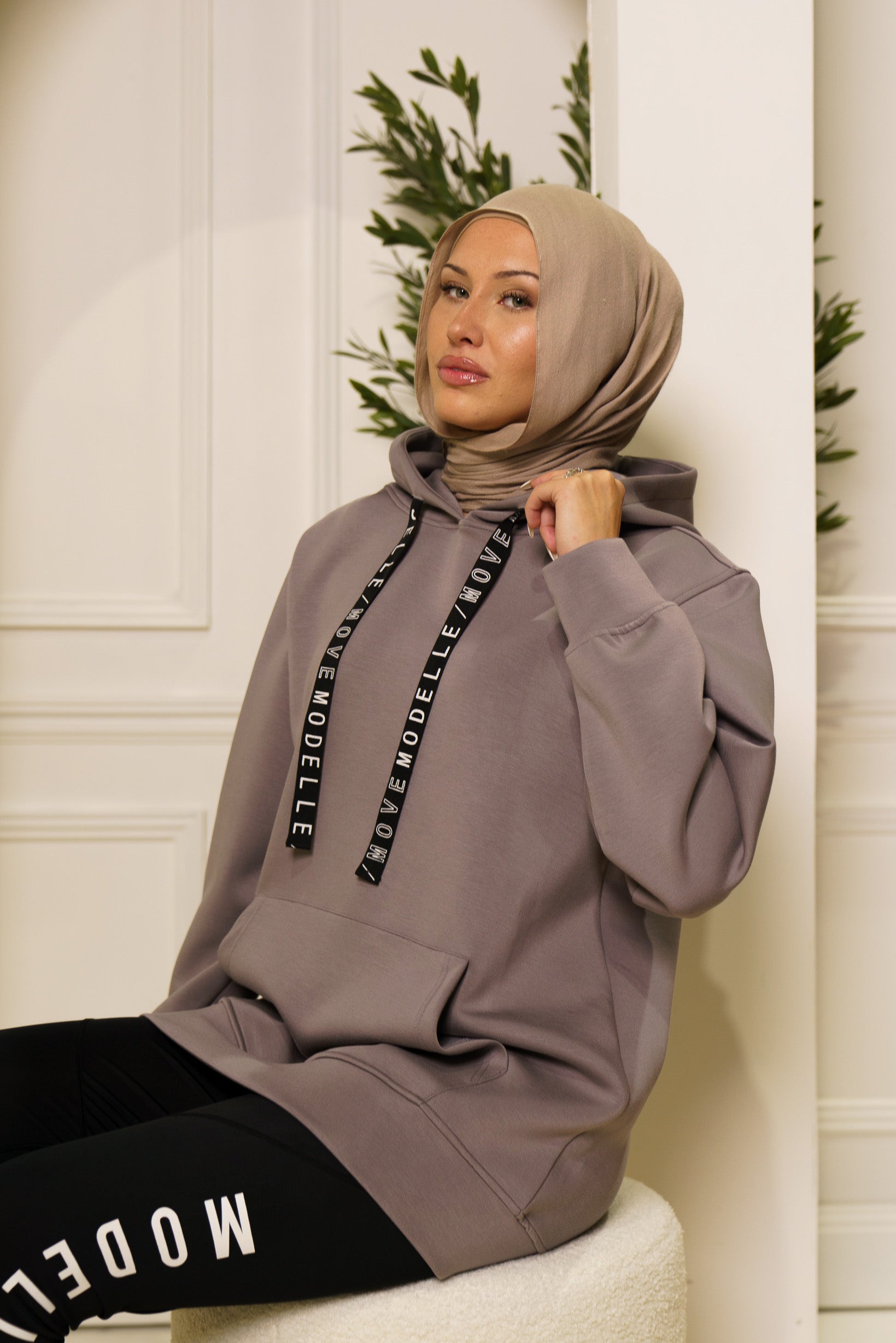 Modelle/Move Logo Drawstring Hoody