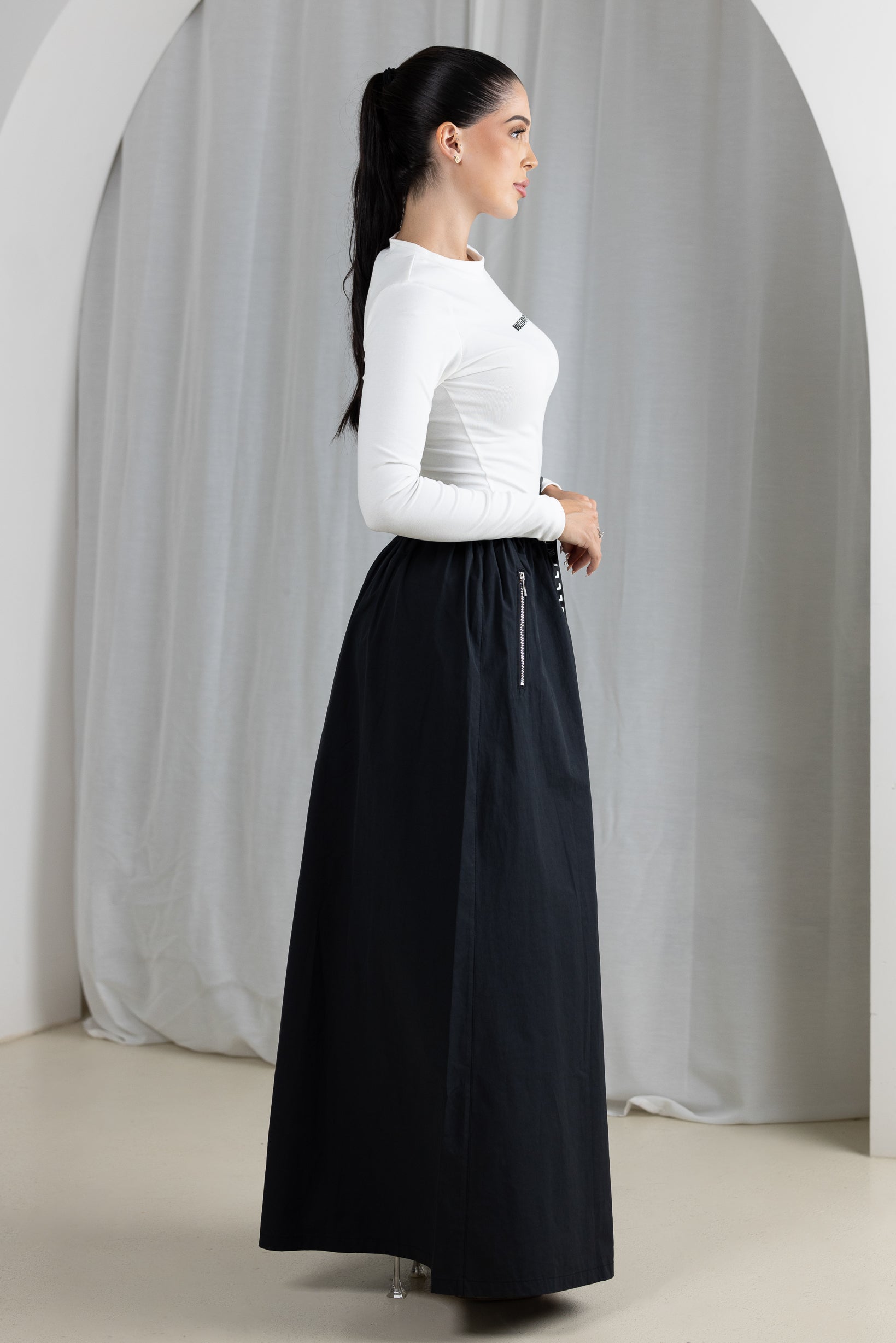 Modelle/Move Sarai Skirt