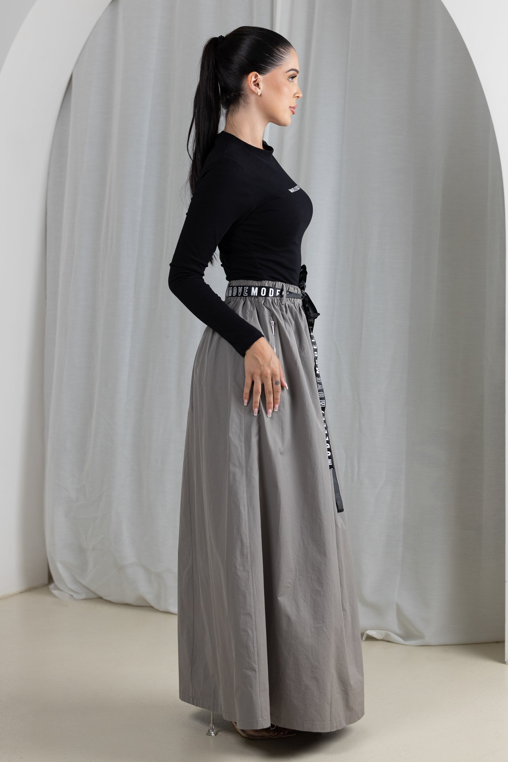 Modelle/Move Sarai Skirt