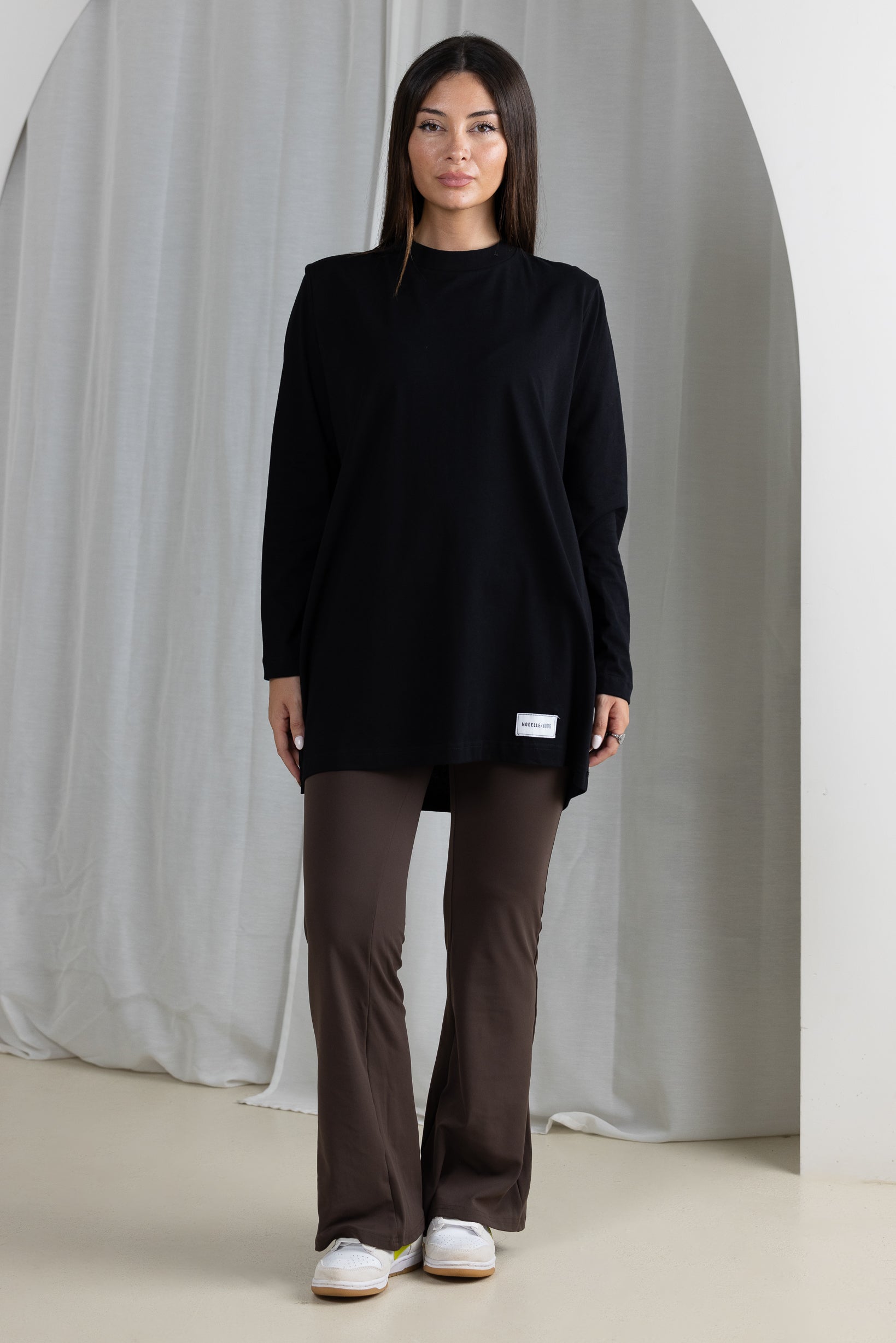 Modelle/Move Essential Long Sleeve Top