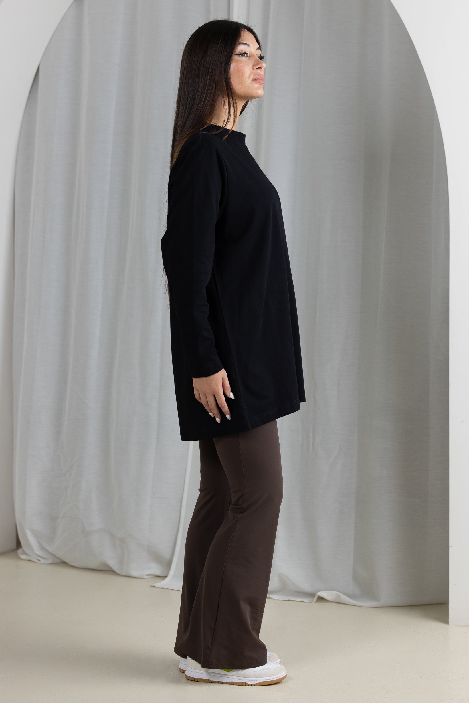 Modelle/Move Essential Long Sleeve Top