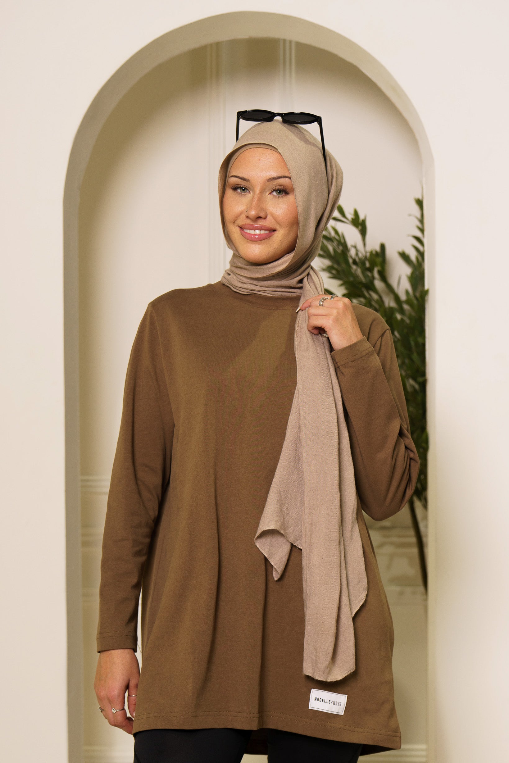 Modelle/Move Essential Long Sleeve Top