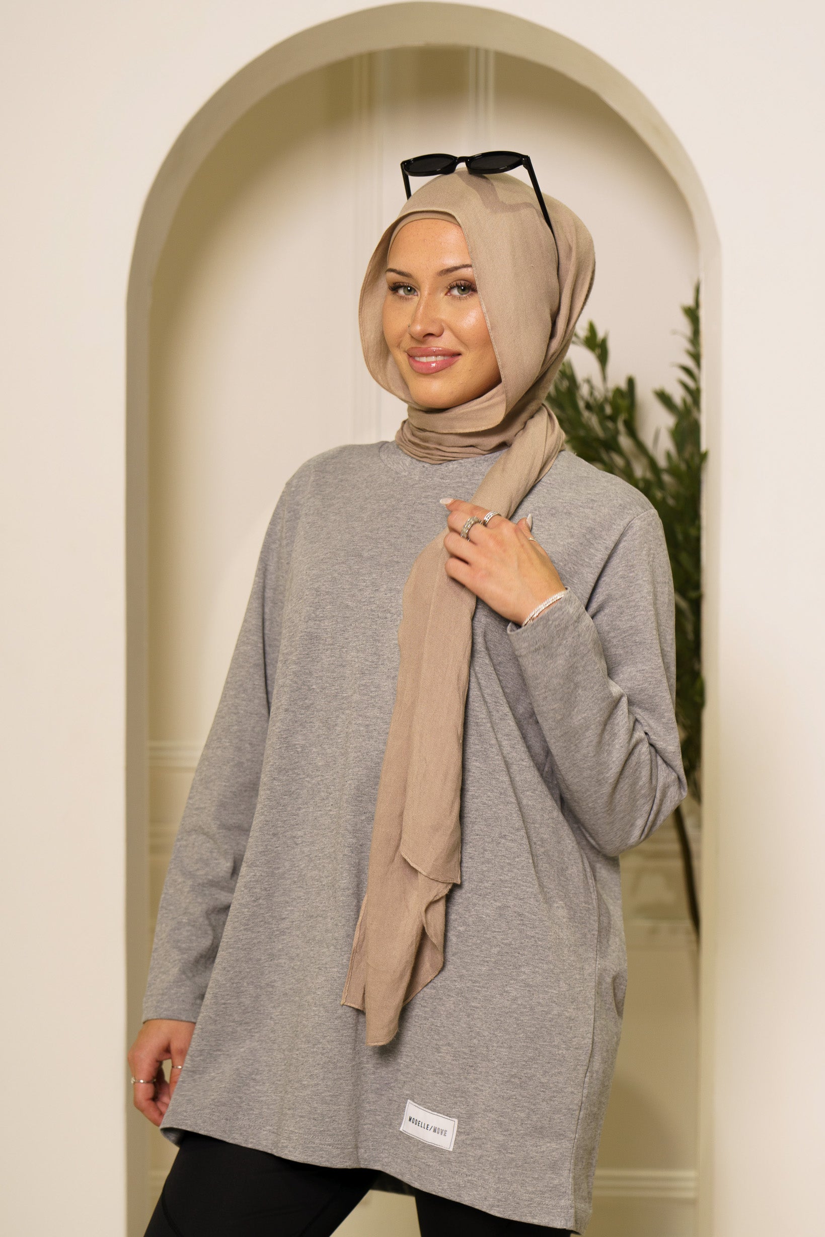 Modelle/Move Essential Long Sleeve Top