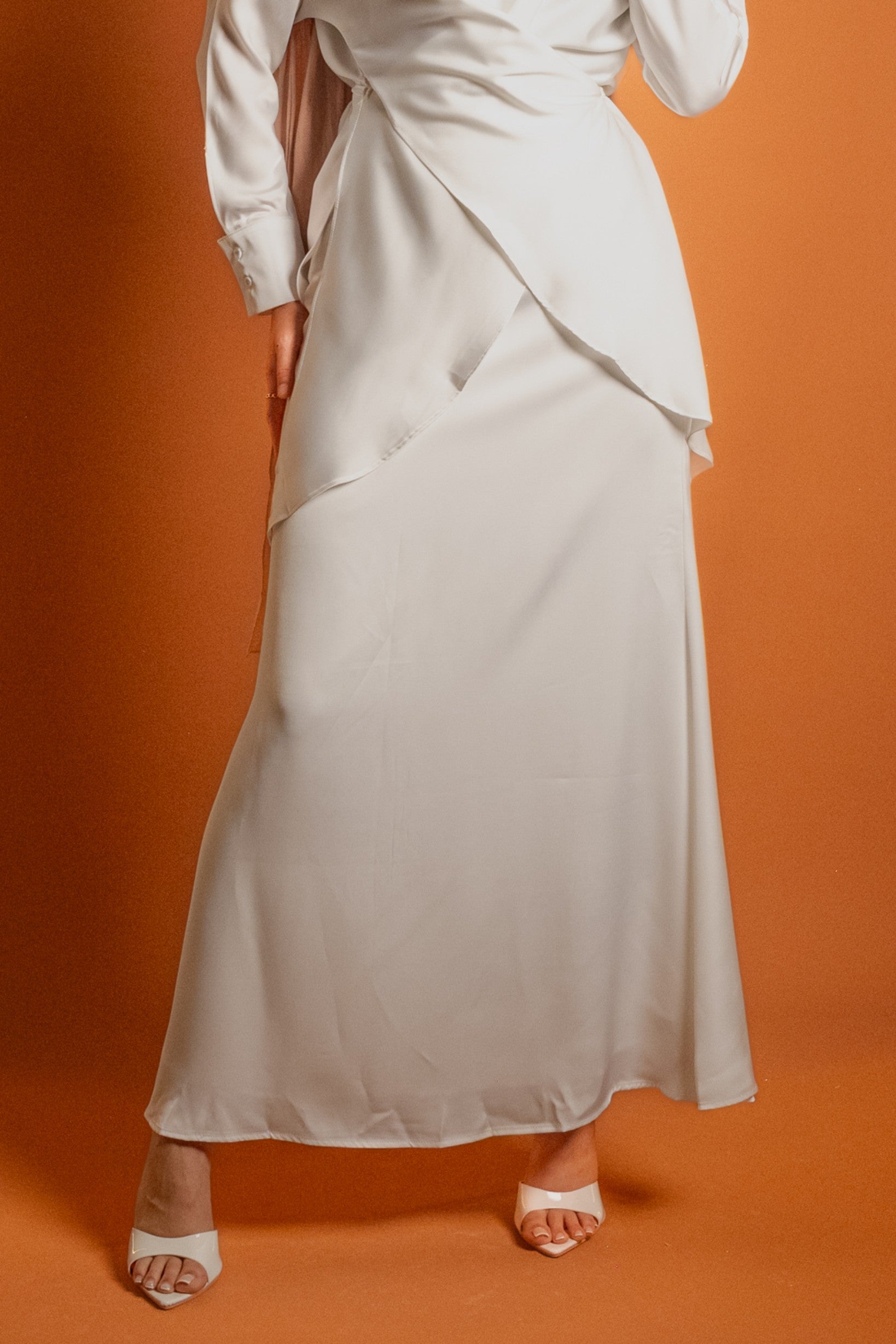 M9467White-skirt