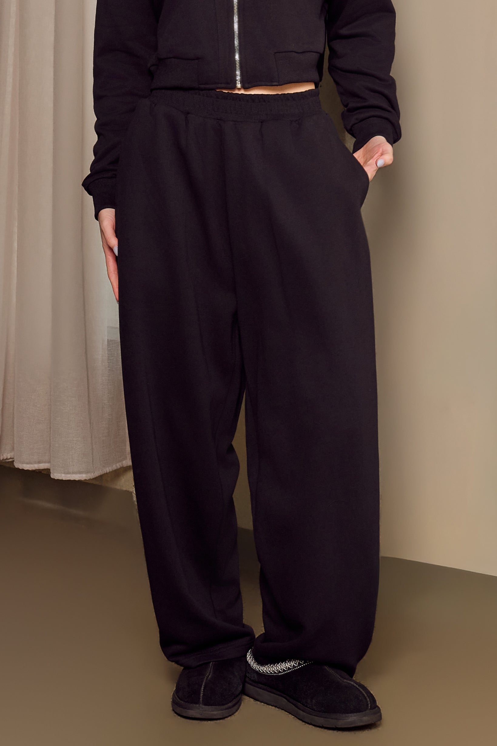 Modelle/Move Aura Lounge Pants