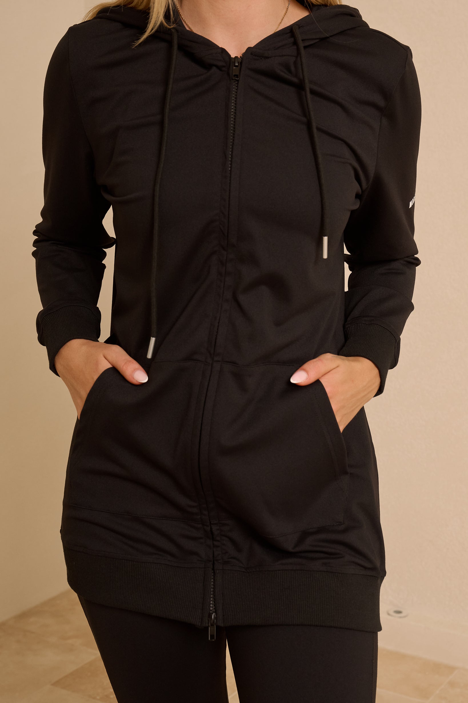 Modelle/Move Romy Zip Jacket — ÈLAN Edit