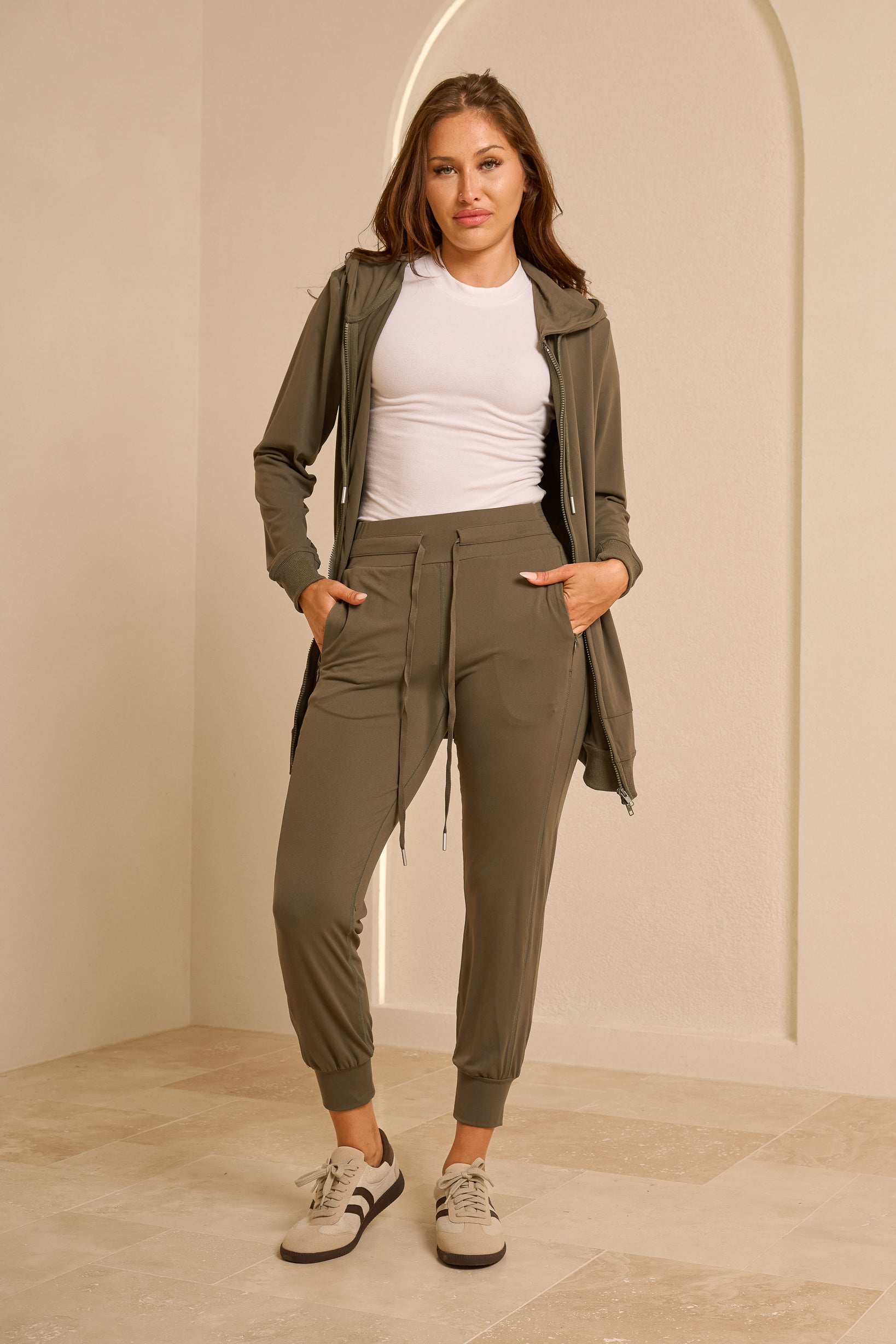 Modelle/Move Romy Zip Jacket — ÈLAN Edit