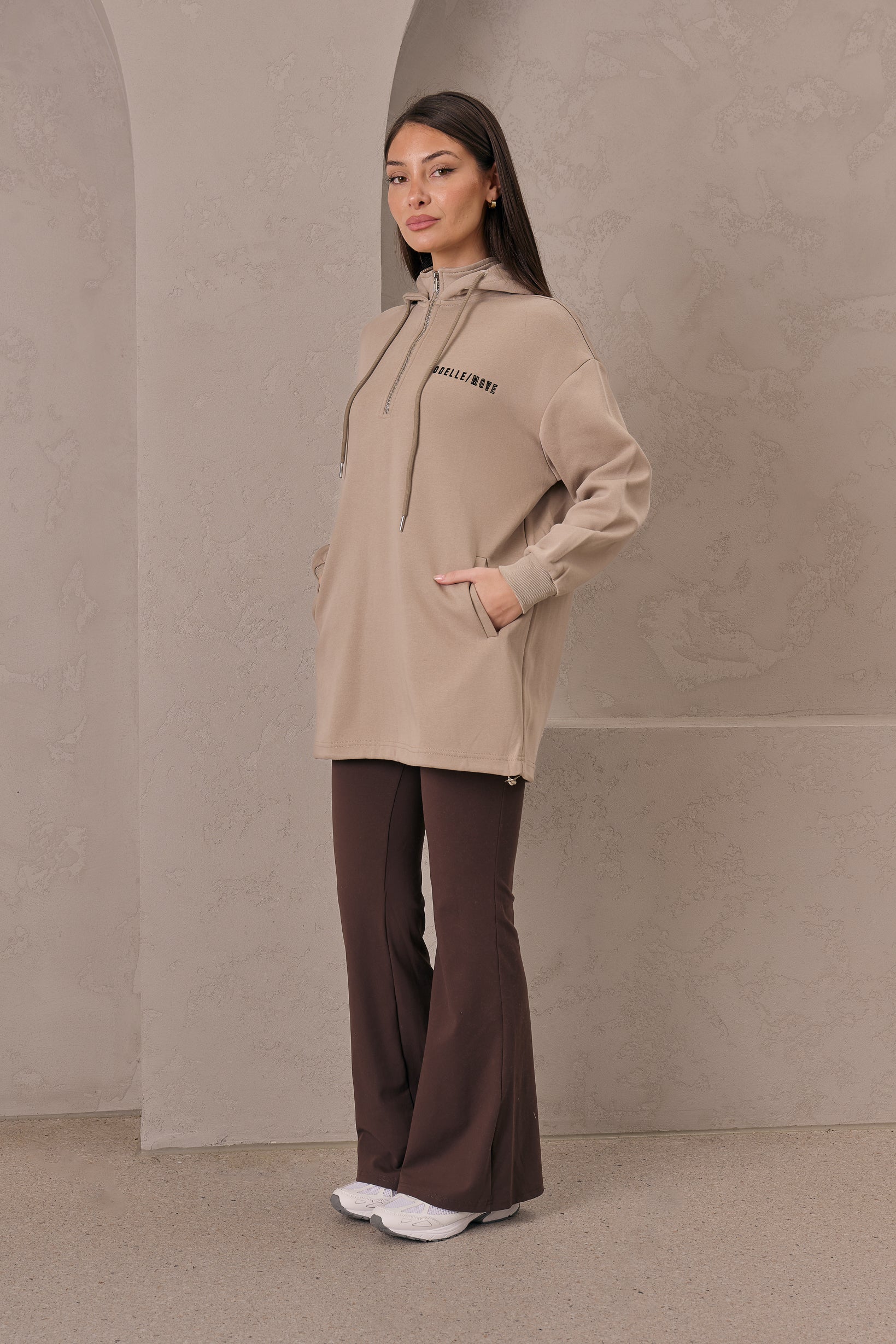 M9747-Mocha-lounge-top