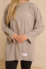 Modelle/Move Soleil Oversized Top — ÈLAN Edit