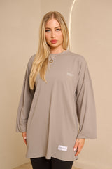 Modelle/Move Soleil Oversized Top — ÈLAN Edit