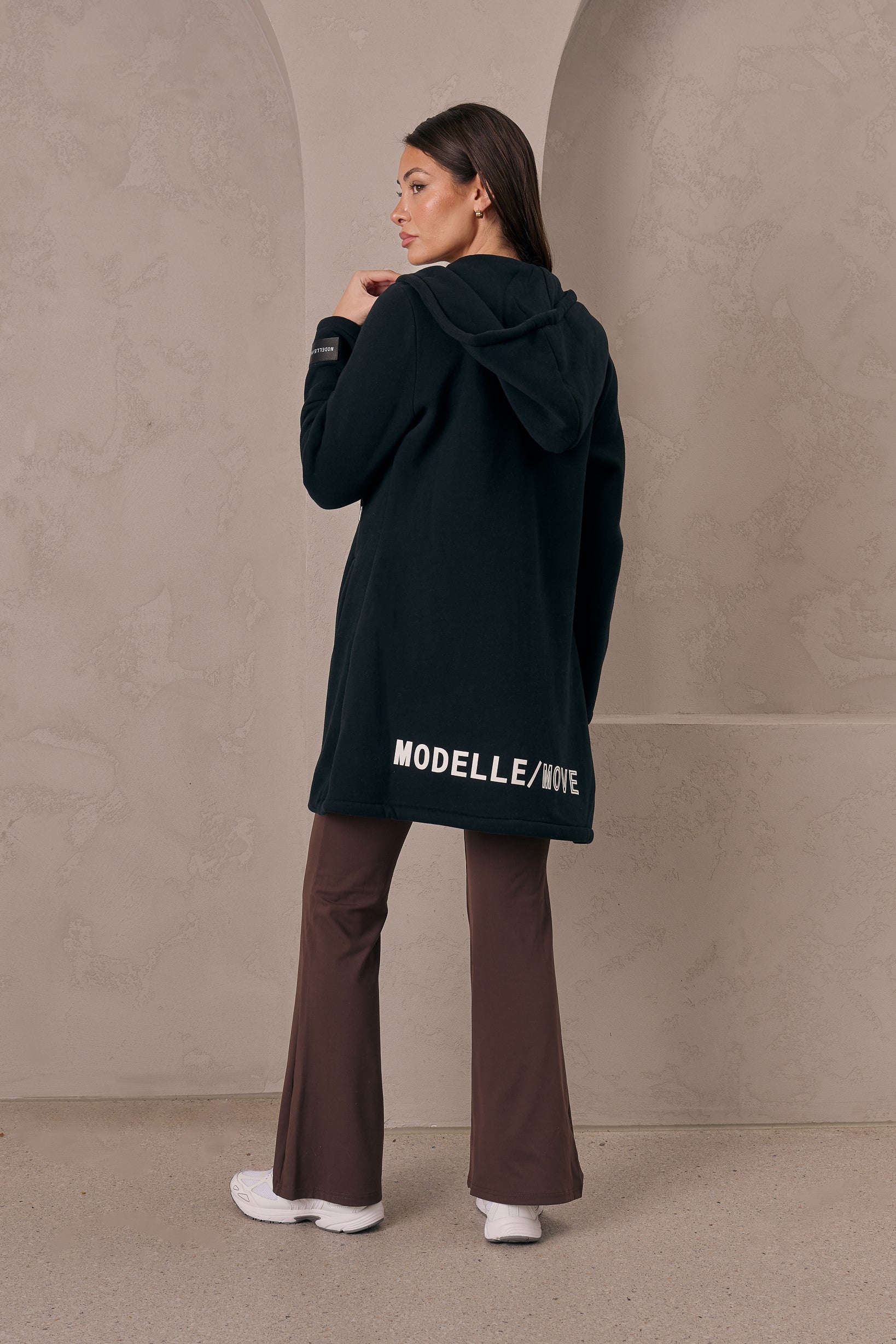 Modelle/Move Foundation Jacket