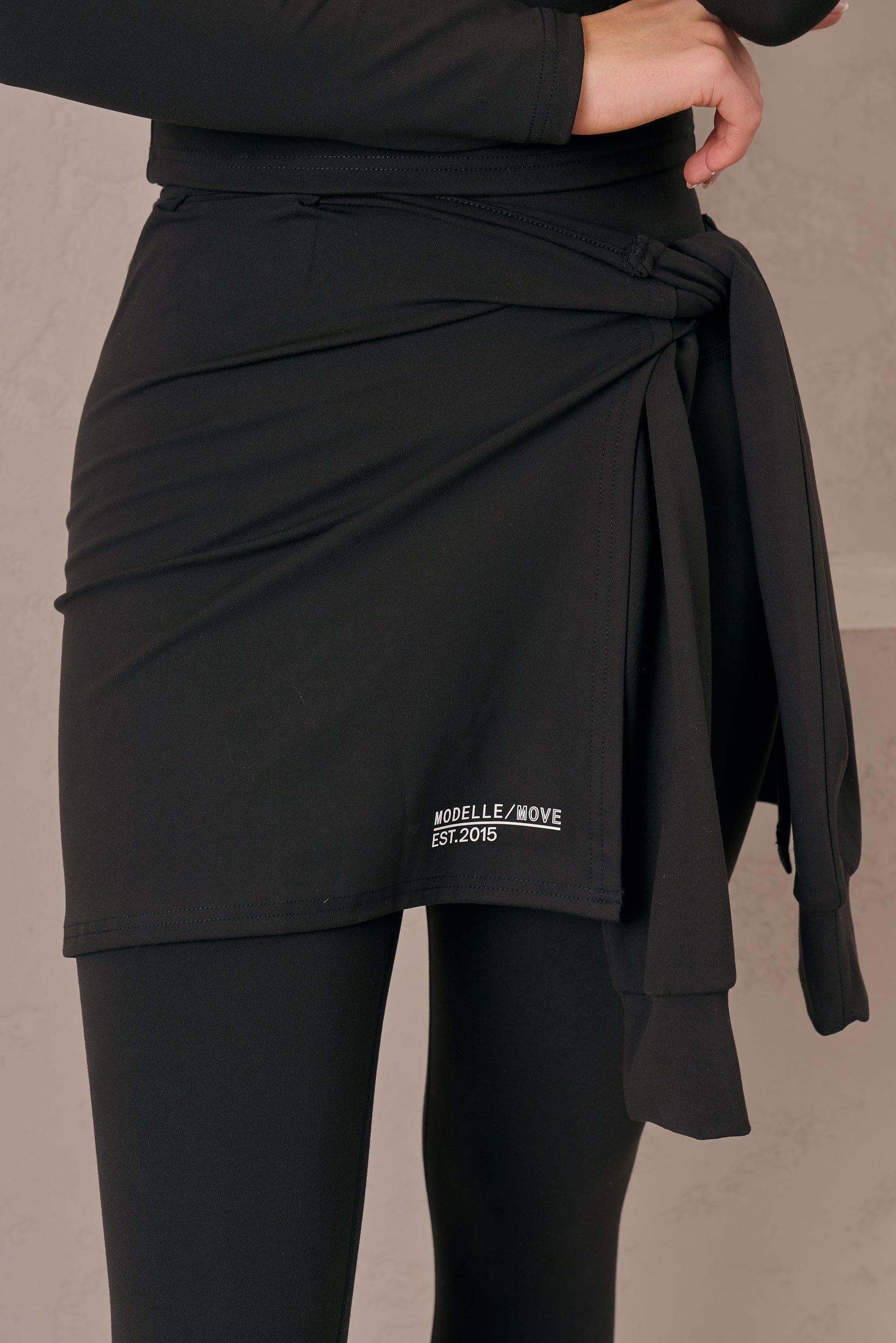 Modelle/Move In Motion Layer Skirt
