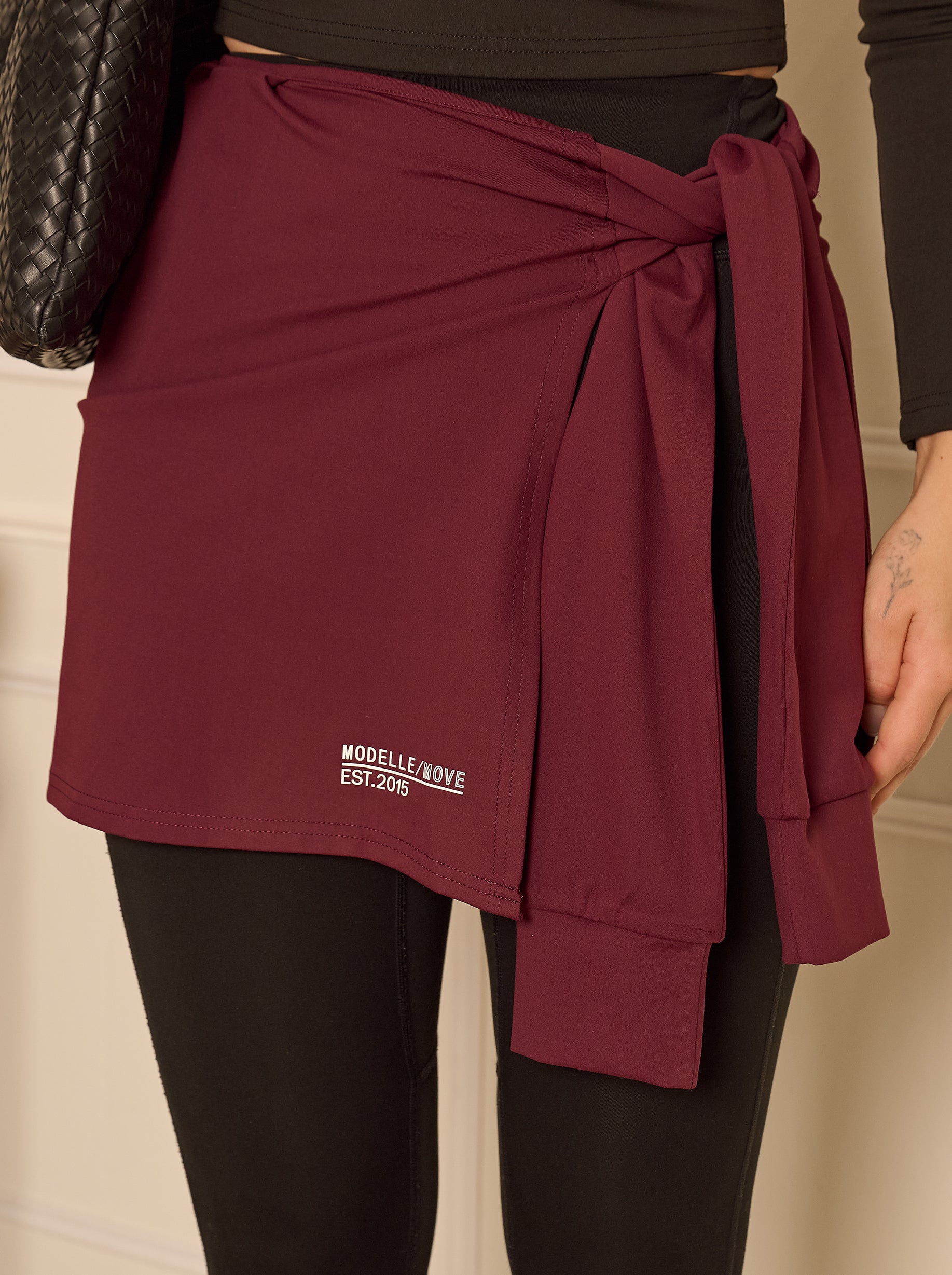 Modelle/Move In Motion Layer Skirt
