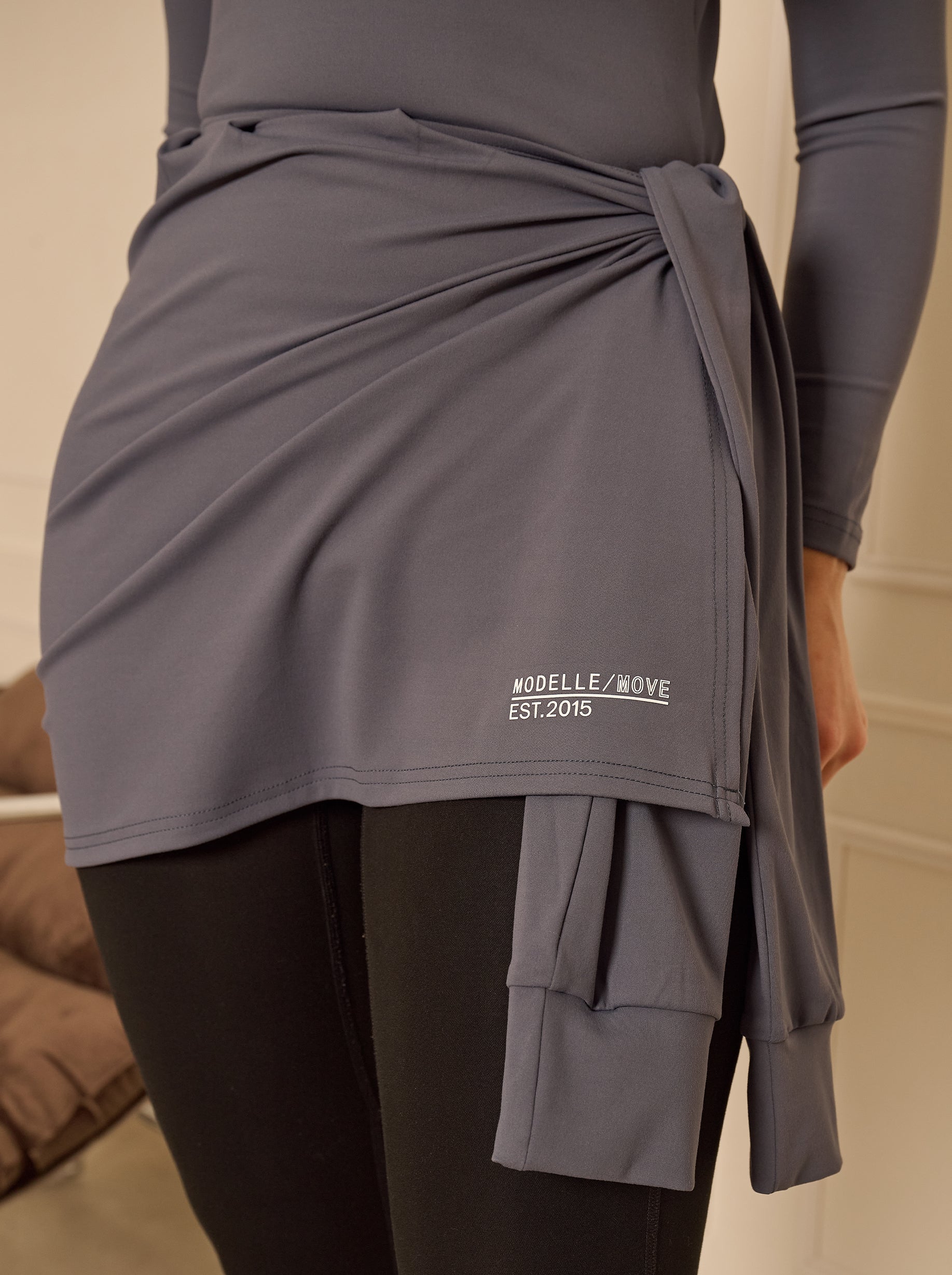 Modelle/Move In Motion Layer Skirt