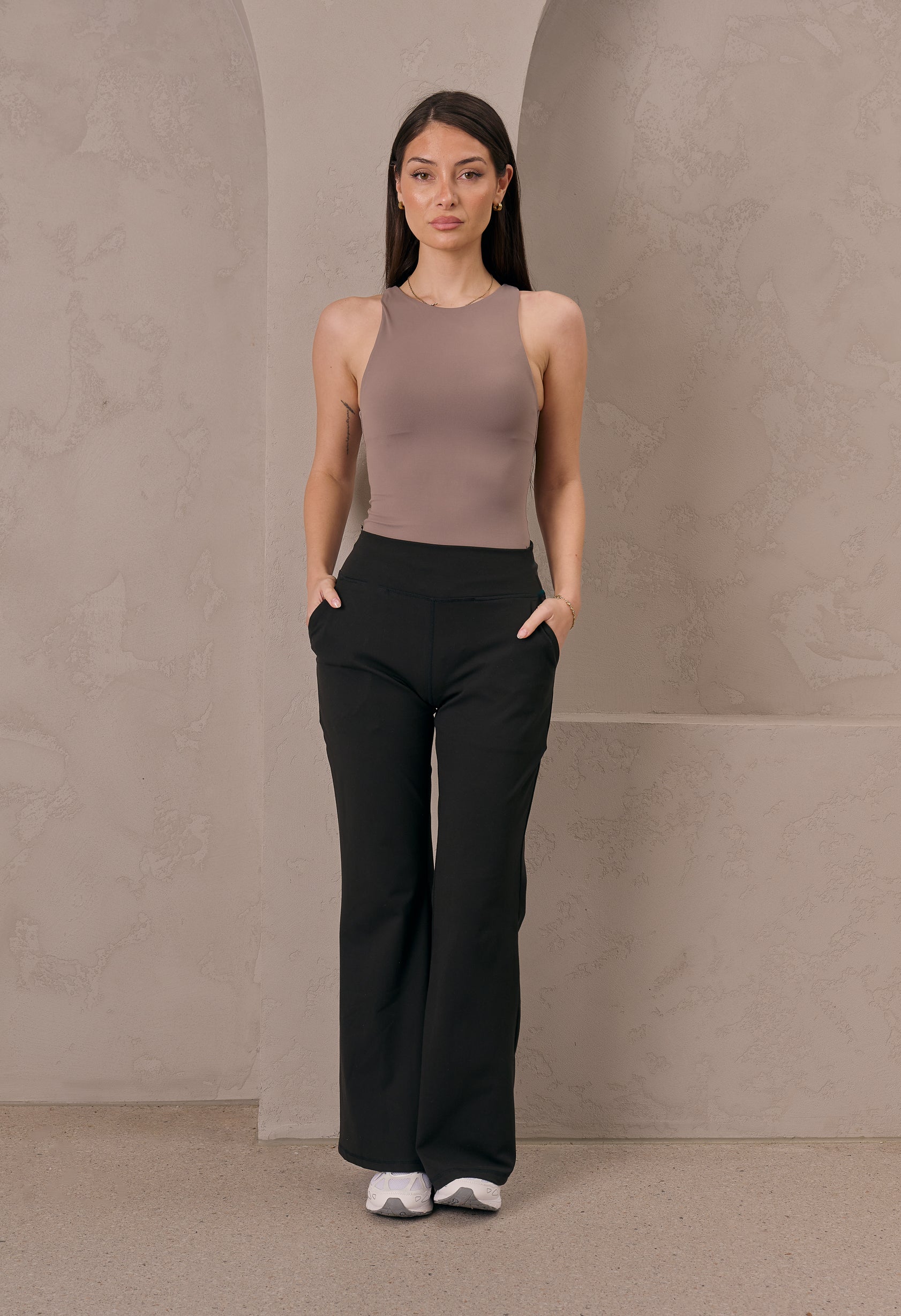 Q19759-TAU-body-top