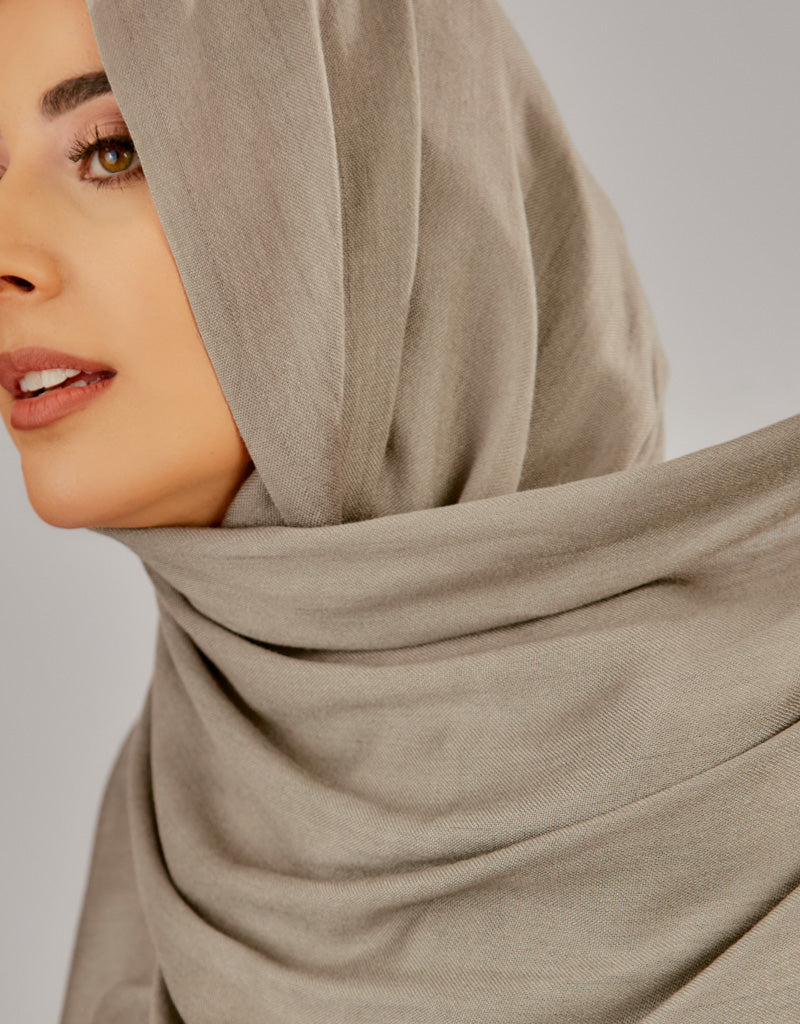 Modelle Twisted Scarves - Shades of Light Nude