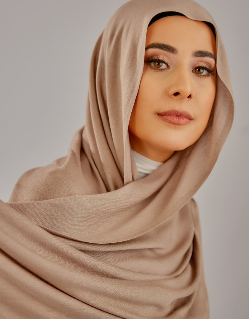 Modelle Twisted Scarves - Shades of Light Nude