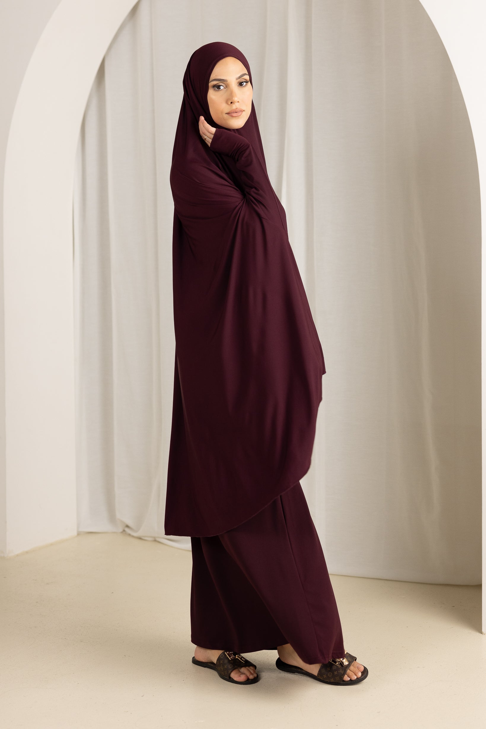 SC00034FBurgundy-jilbab