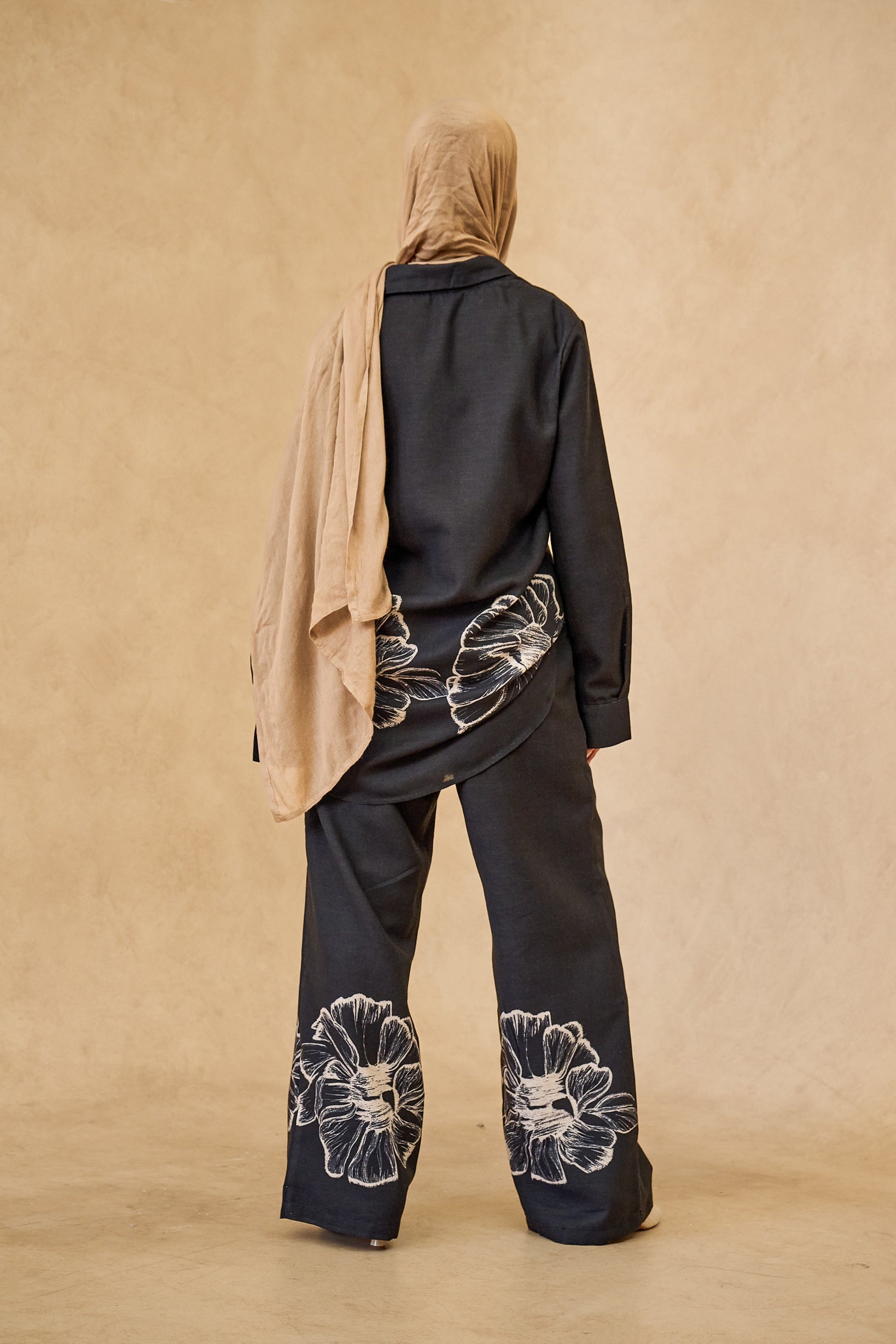 SS0077S-BLA-outfit-set