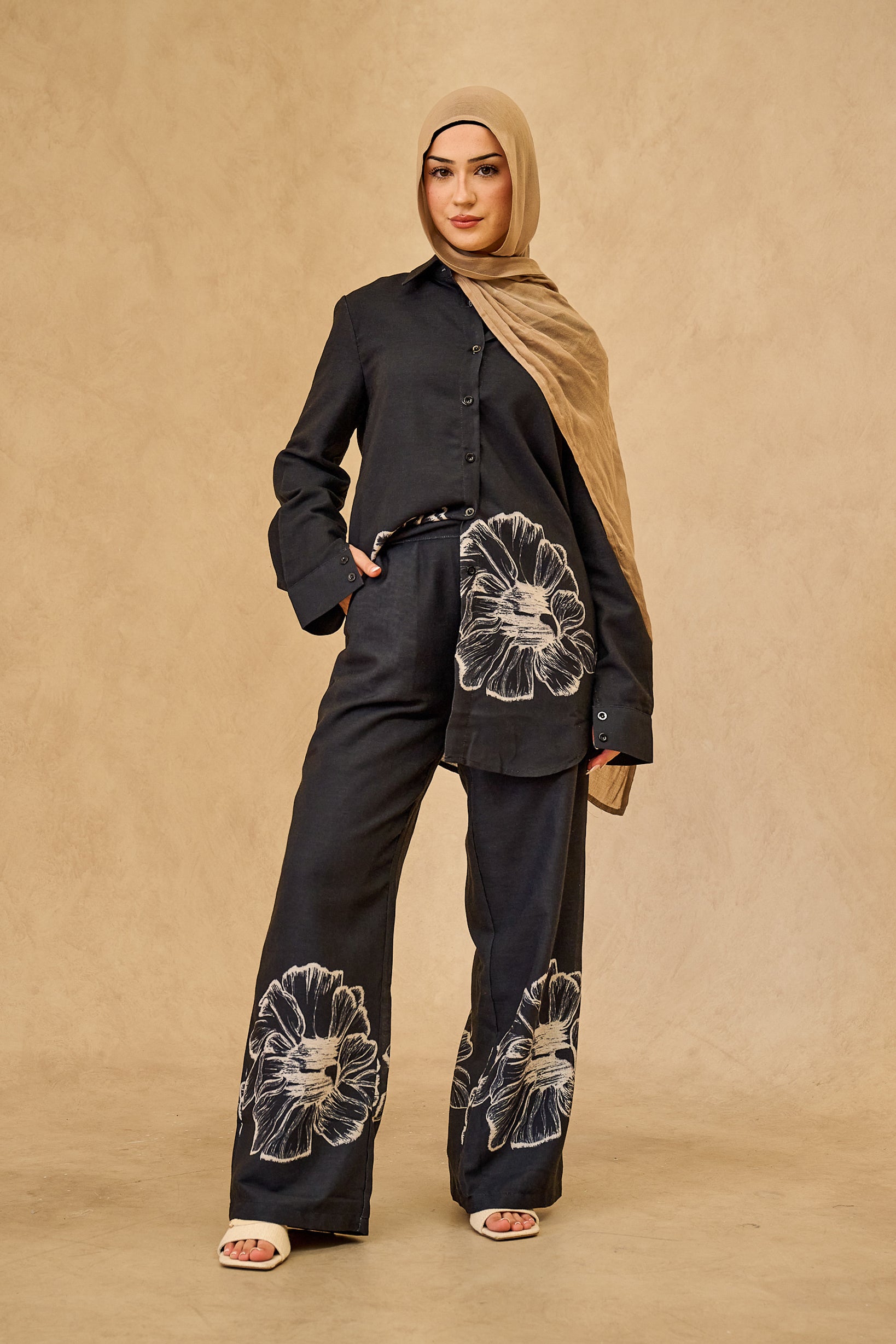 SS0077S-BLA-outfit-set