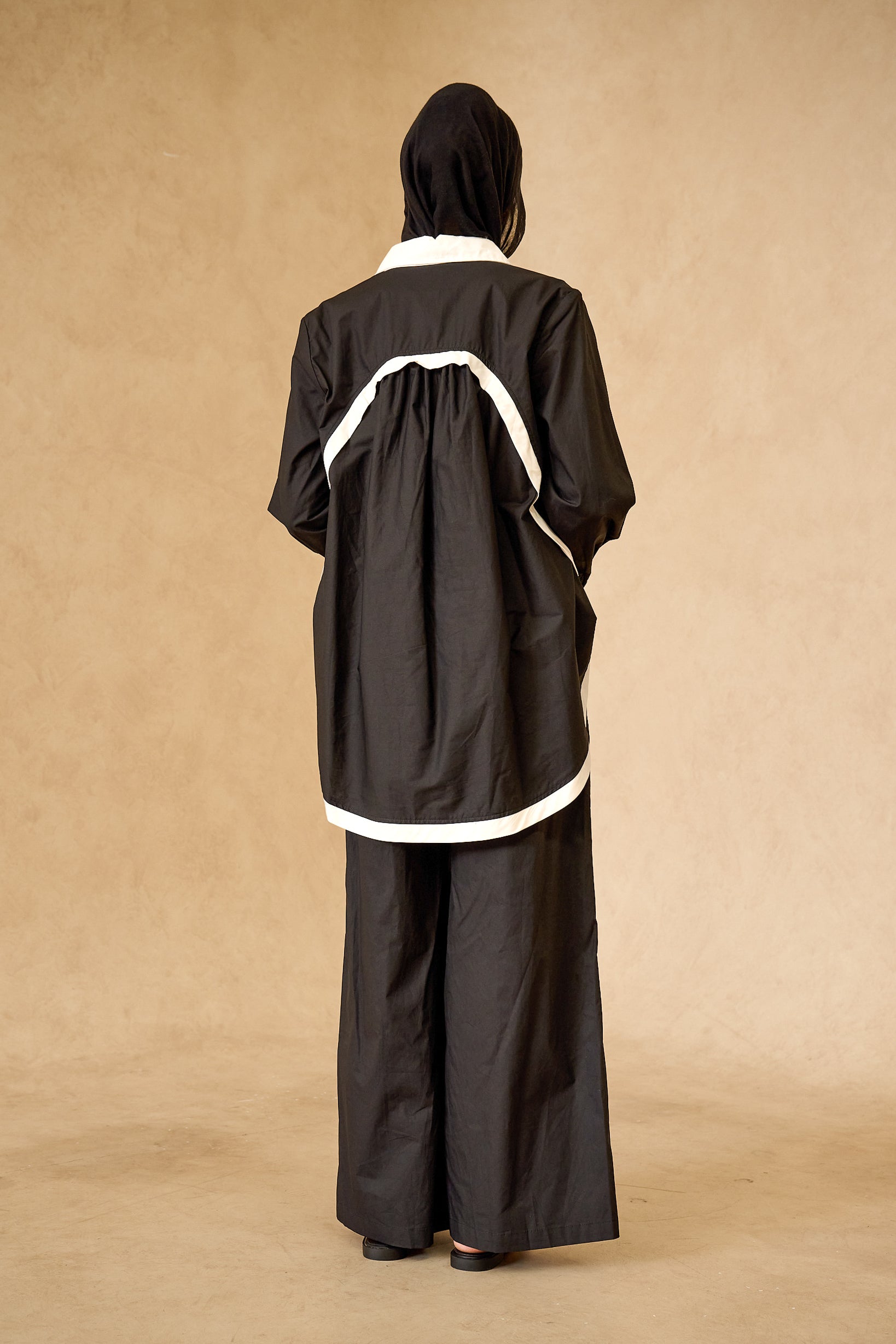 SS0100S-BLA-outfit-set