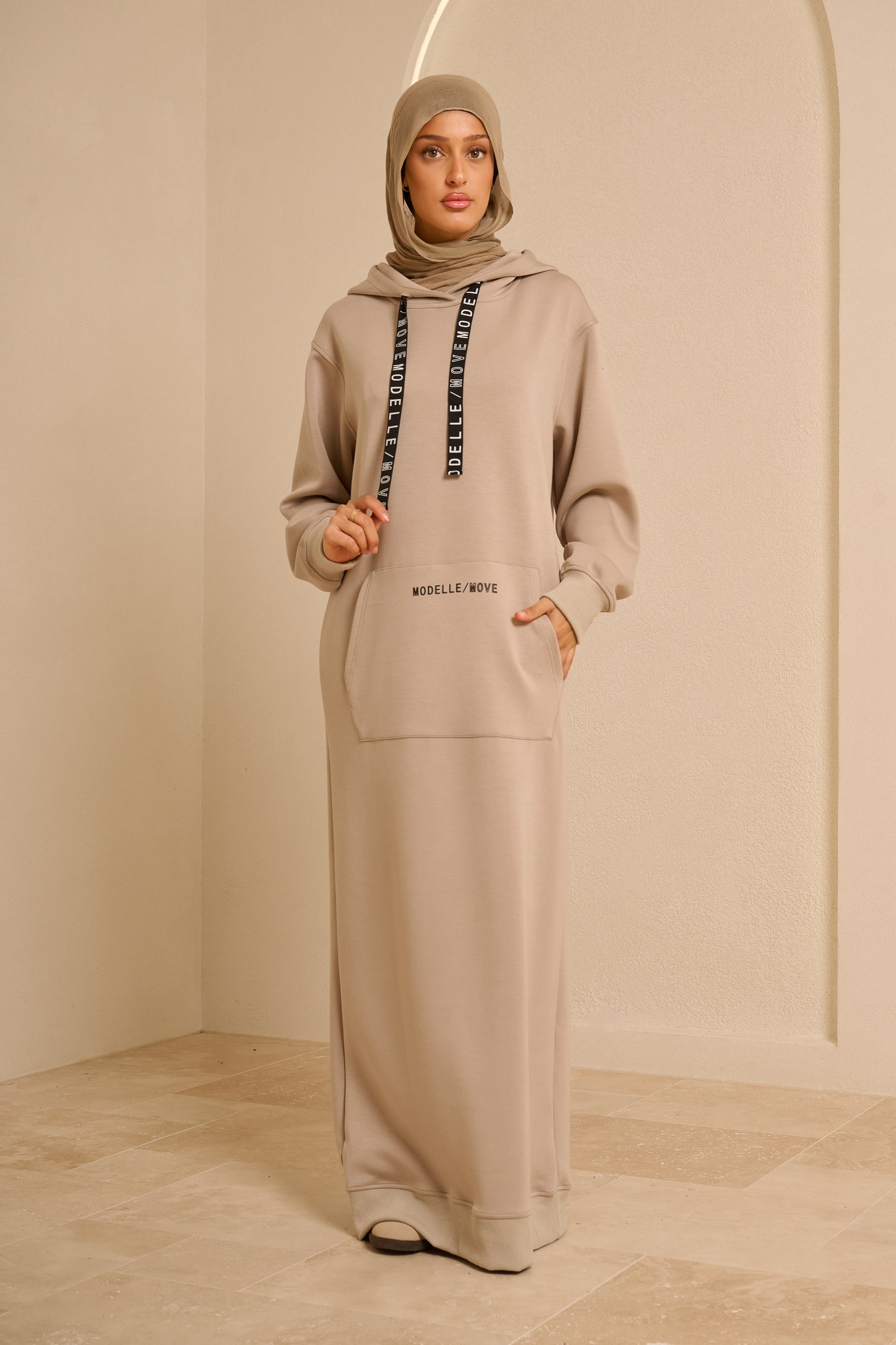 Modelle/Move Streamline Dress — ÈLAN Edit