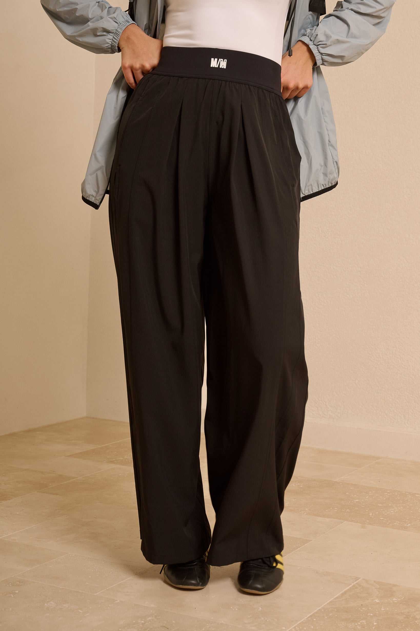 Modelle/Move Kix Pants — ÈLAN Edit