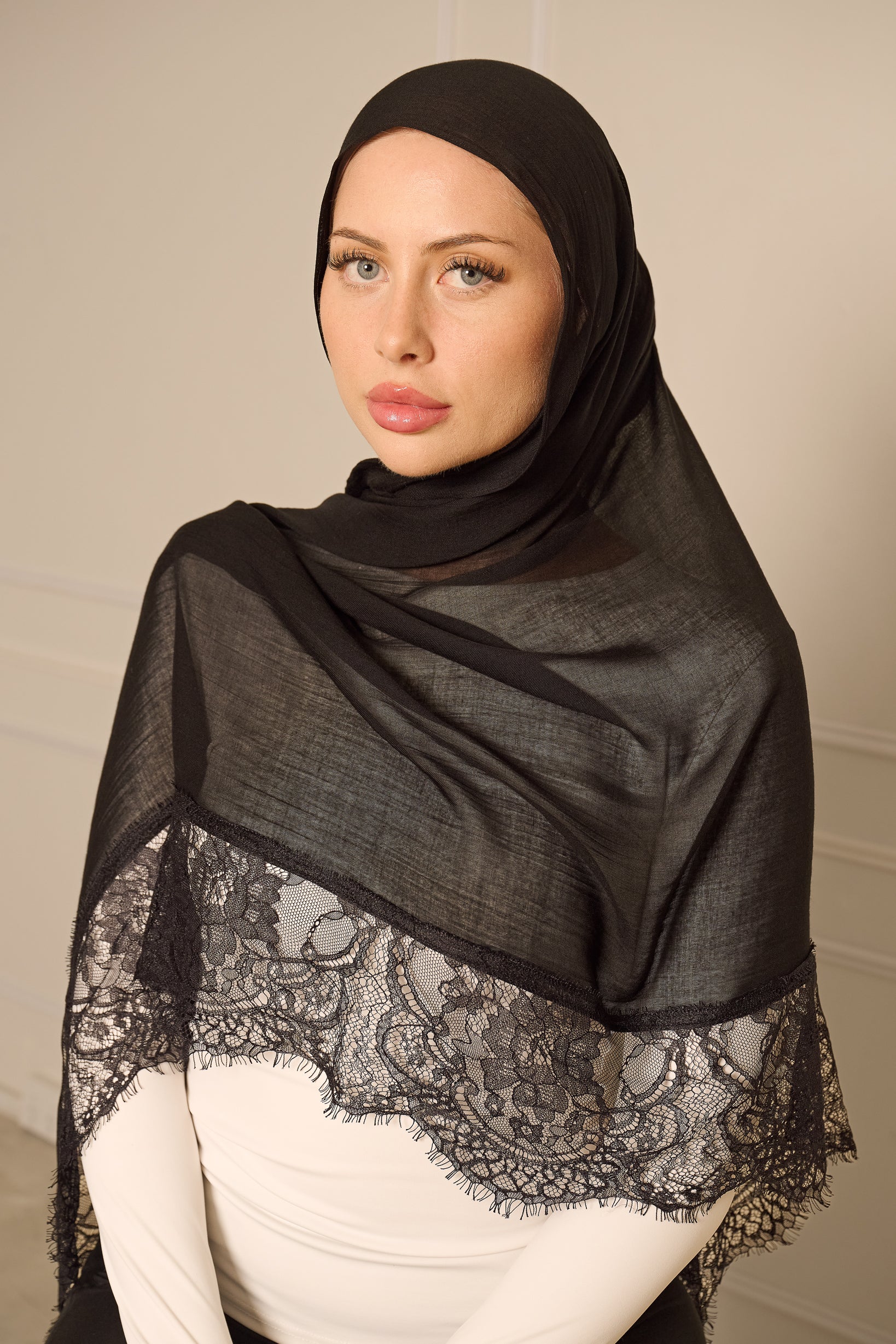 SS0217-blck-shawl