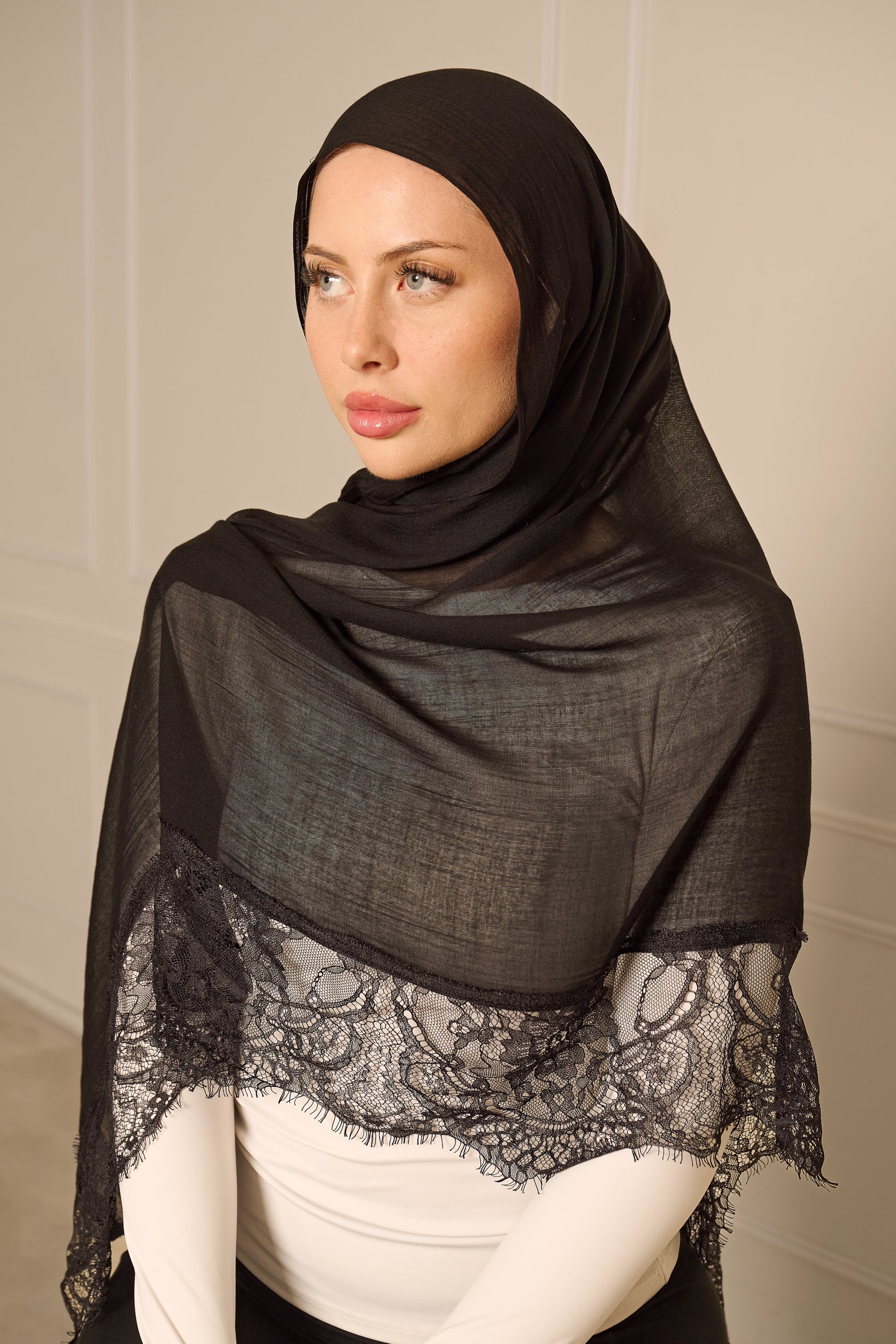 SS0217-blck-shawl