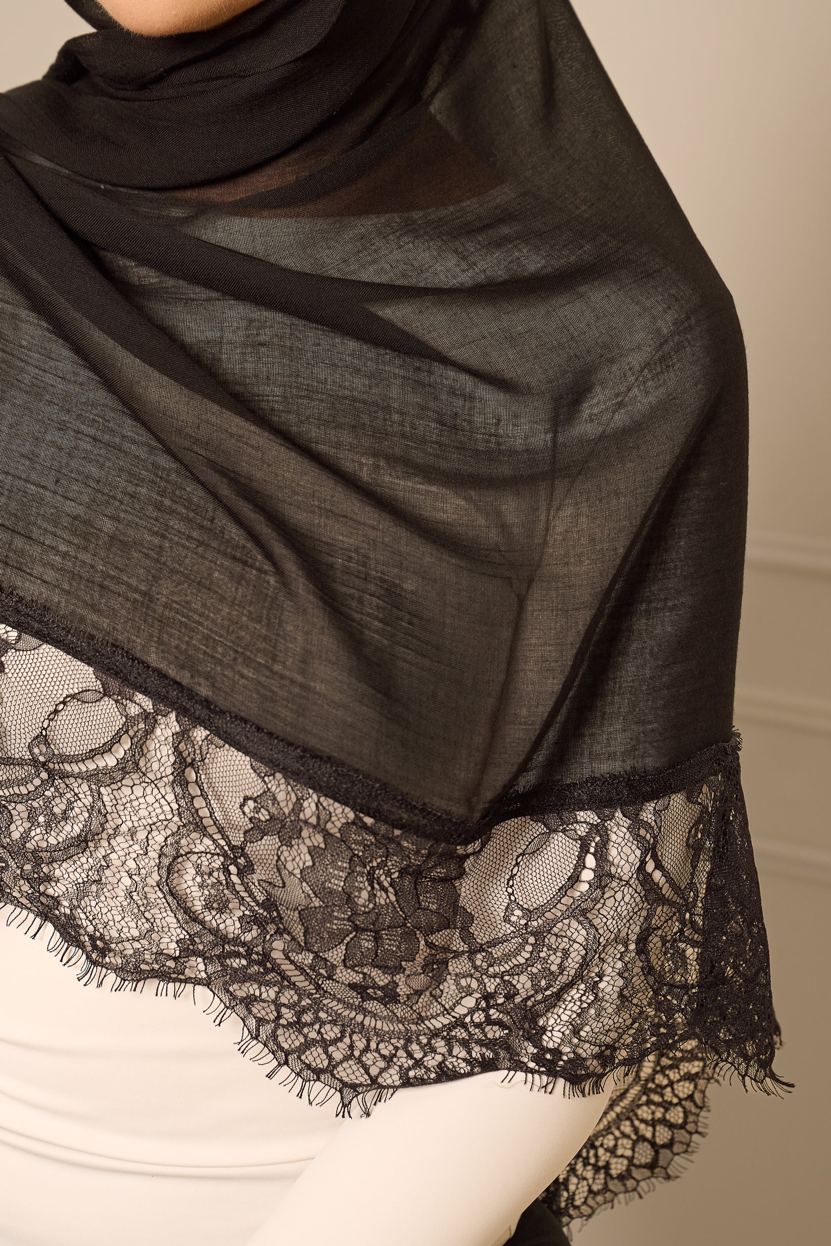 SS0217-blck-shawl