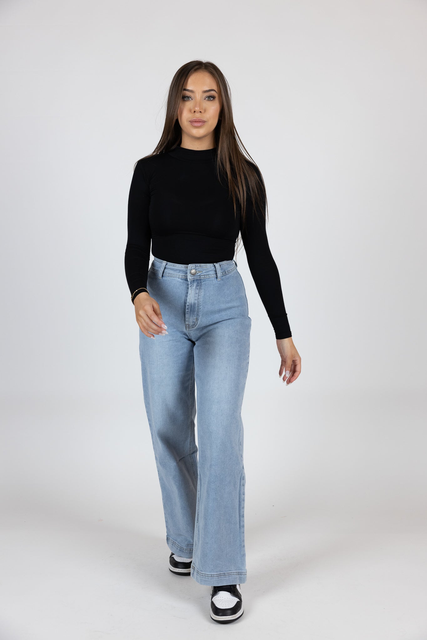 Ladies' Jeans Online - Mika High Rise Straight Leg Jeans | Modelle
