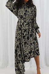 M7858LeopardPrint-dress-abaya