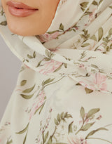 SC00006WilaWhite-shawl-hijab
