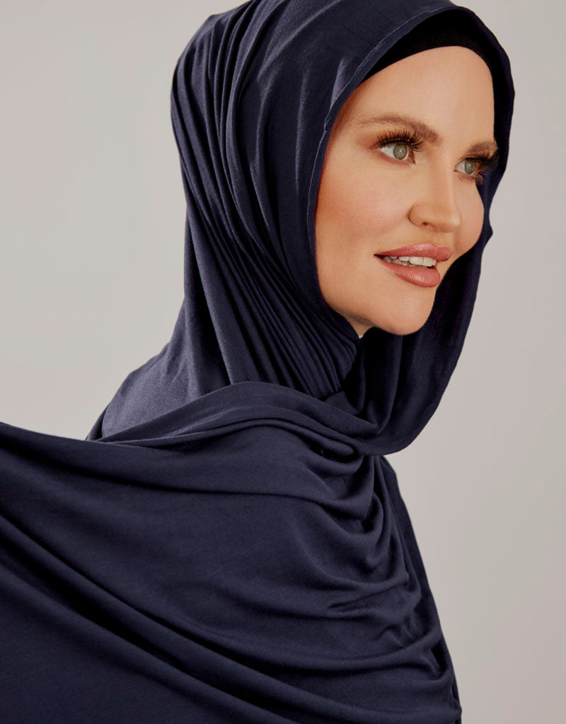 SC00077-Navy-scarf-hijab