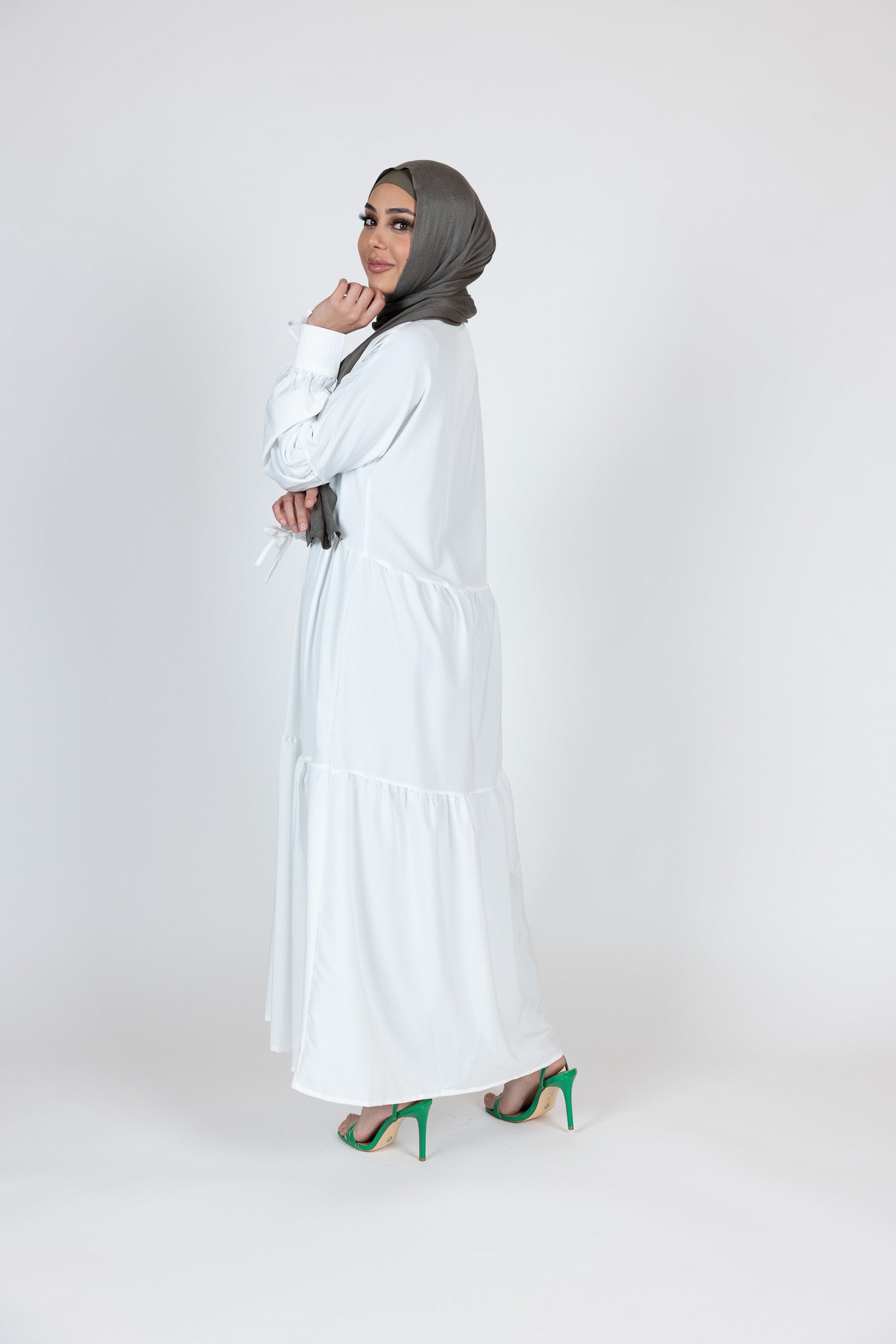 WS00373White-dress-abaya