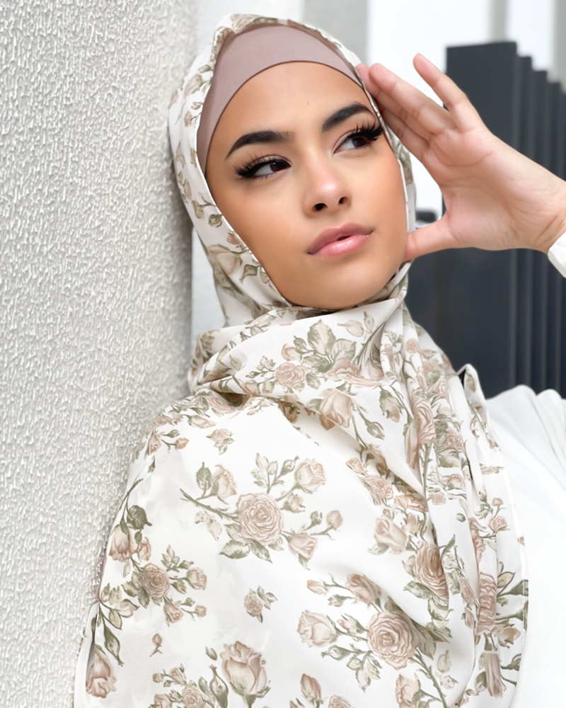 sc00006layla-white-shawl-hijab