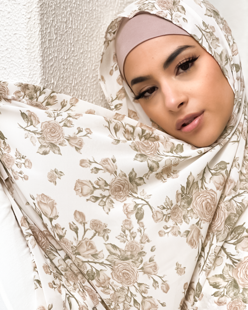 sc00006layla-white-shawl-hijab